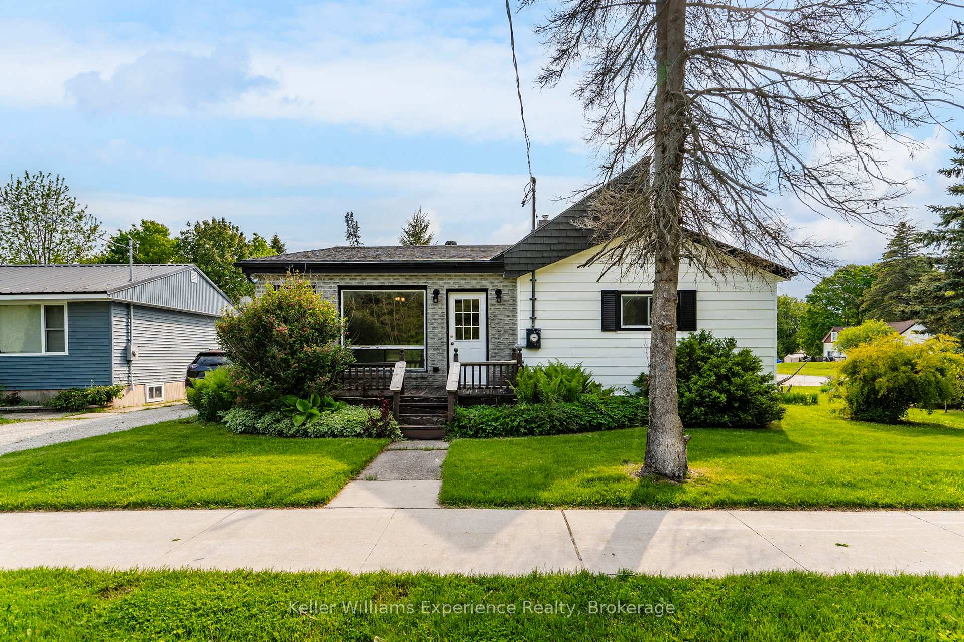 Photo 2 of 1788 Phelpston Road, Springwater, Phelpston — HOMEH
