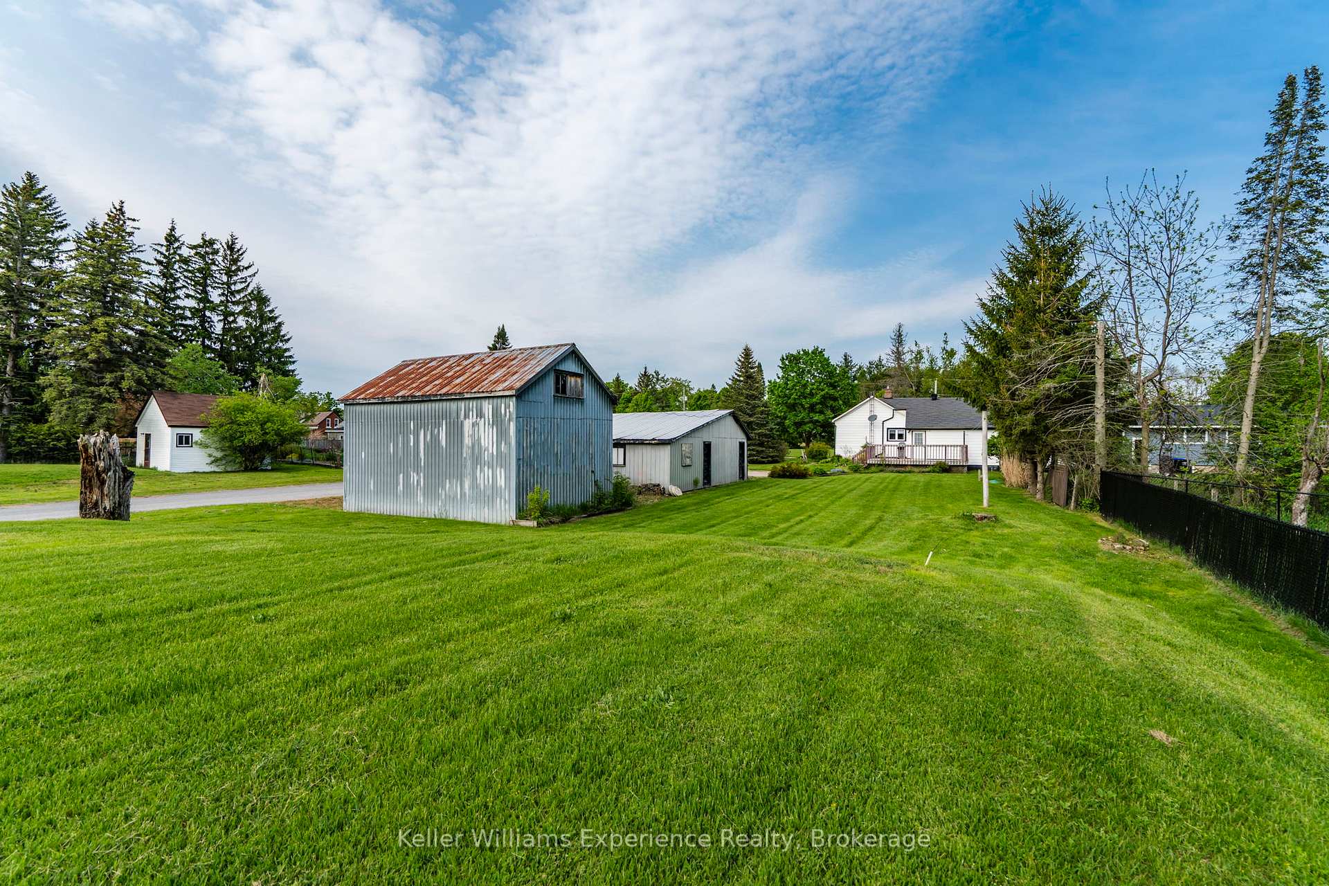 Photo 31 of 1788 Phelpston Road, Springwater, Phelpston — HOMEH