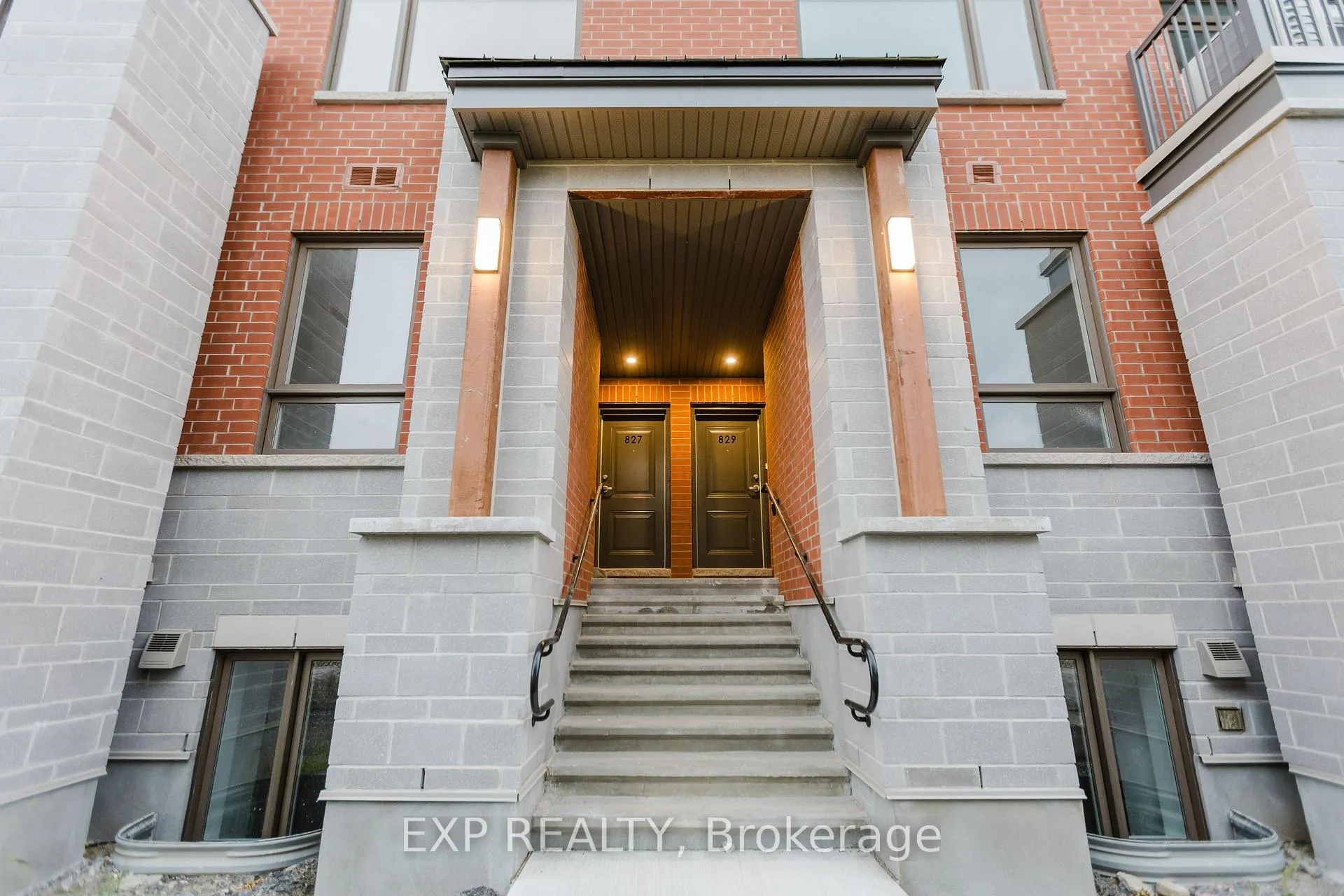 Photo 1 of 207 Silhouette Private, Ottawa, Barrhaven - Cedargrove/Fraserdale — HOMEH