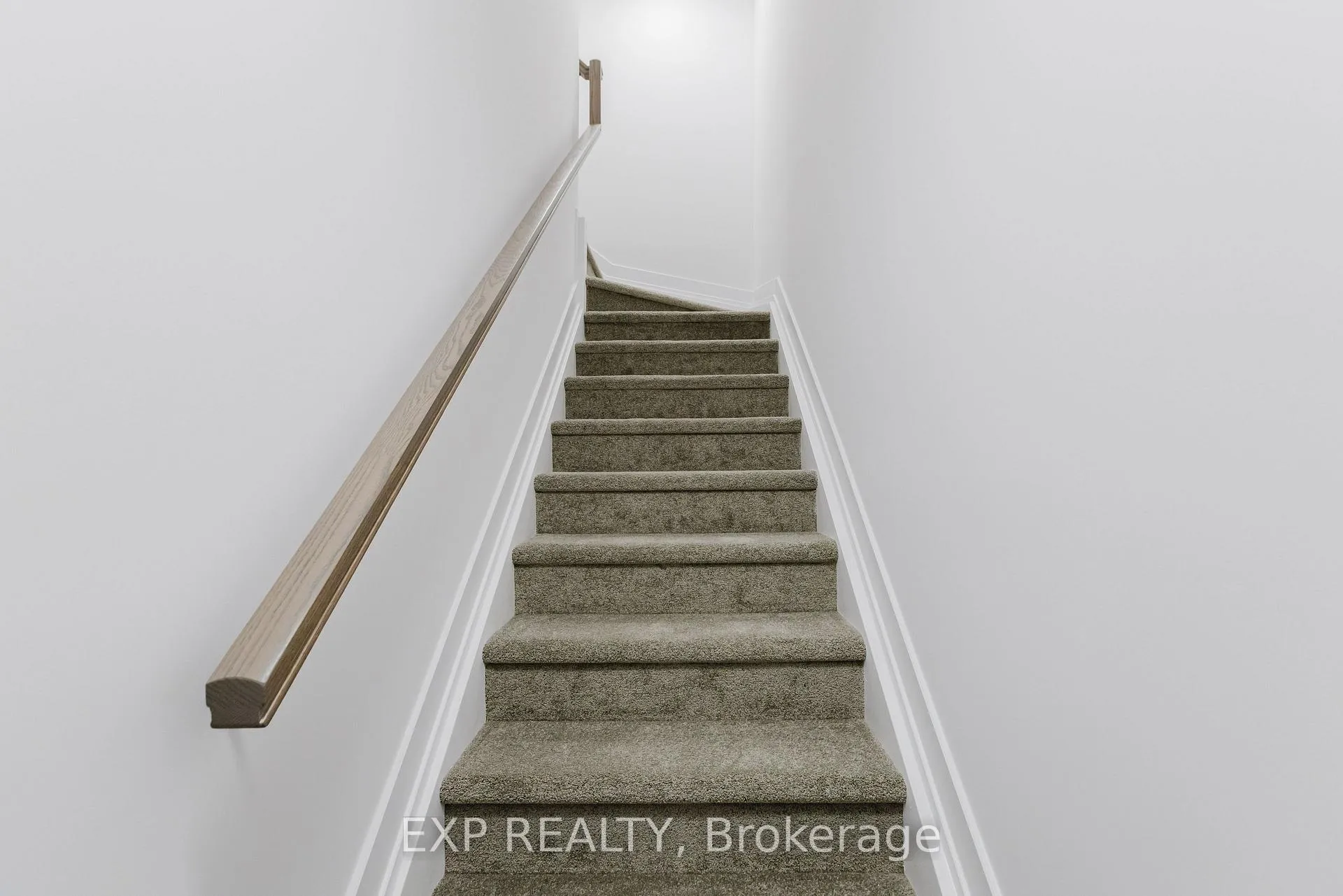 Photo 8 of 207 Silhouette Private, Ottawa, Barrhaven - Cedargrove/Fraserdale — HOMEH