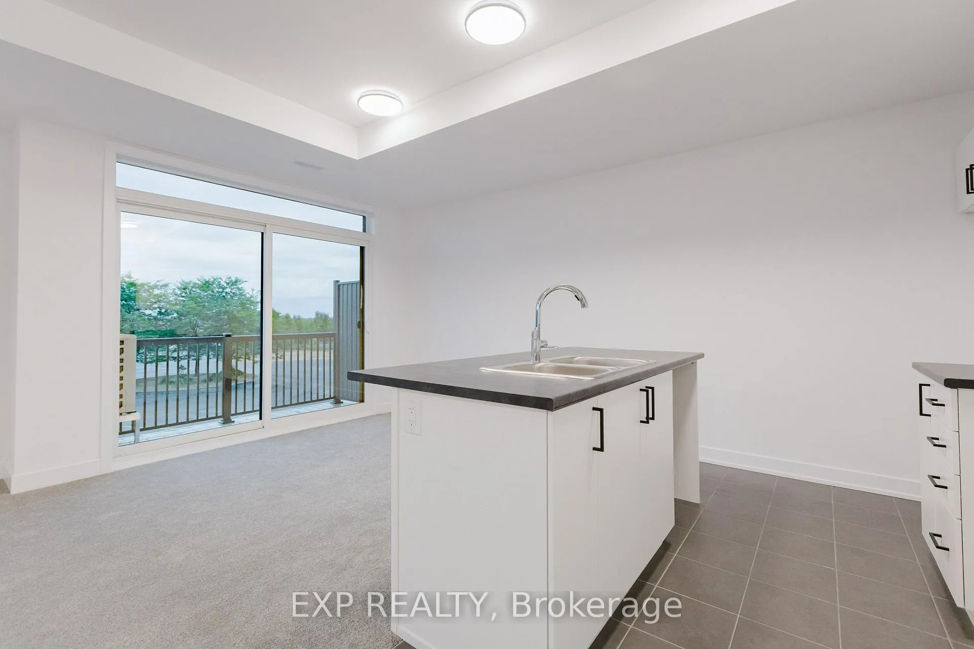 Photo 16 of 207 Silhouette Private, Ottawa, Barrhaven - Cedargrove/Fraserdale — HOMEH