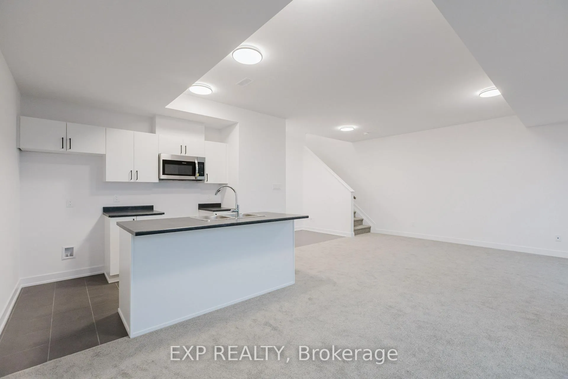 Photo 17 of 207 Silhouette Private, Ottawa, Barrhaven - Cedargrove/Fraserdale — HOMEH