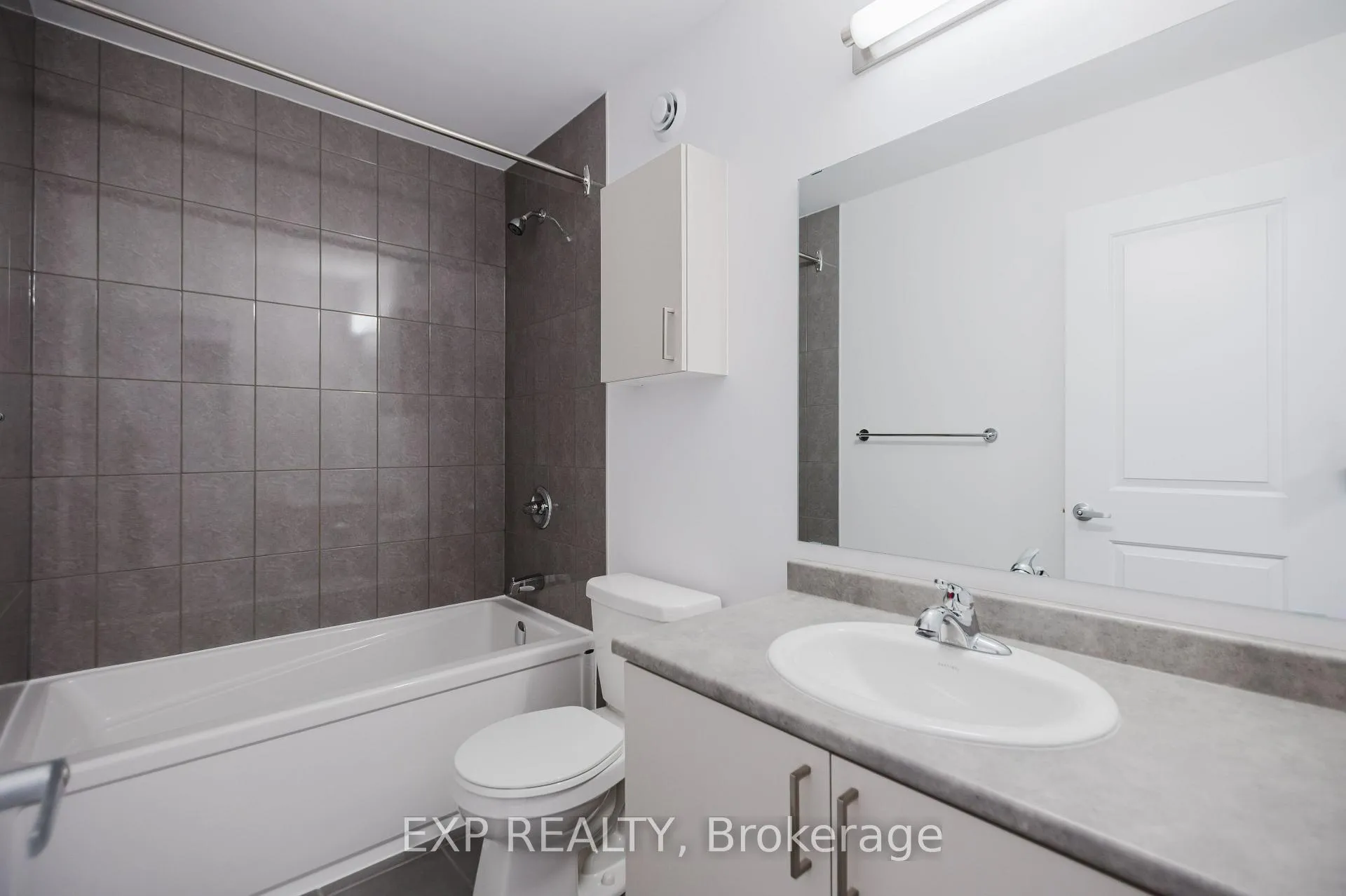 Photo 45 of 207 Silhouette Private, Ottawa, Barrhaven - Cedargrove/Fraserdale — HOMEH
