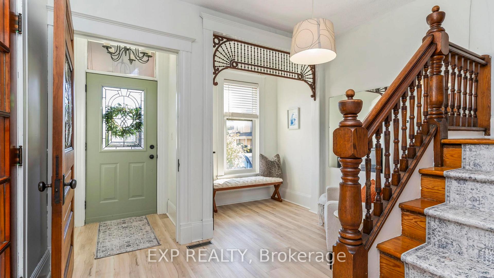 Photo 2 of 119 Wellington Street, St. Thomas — HOMEH