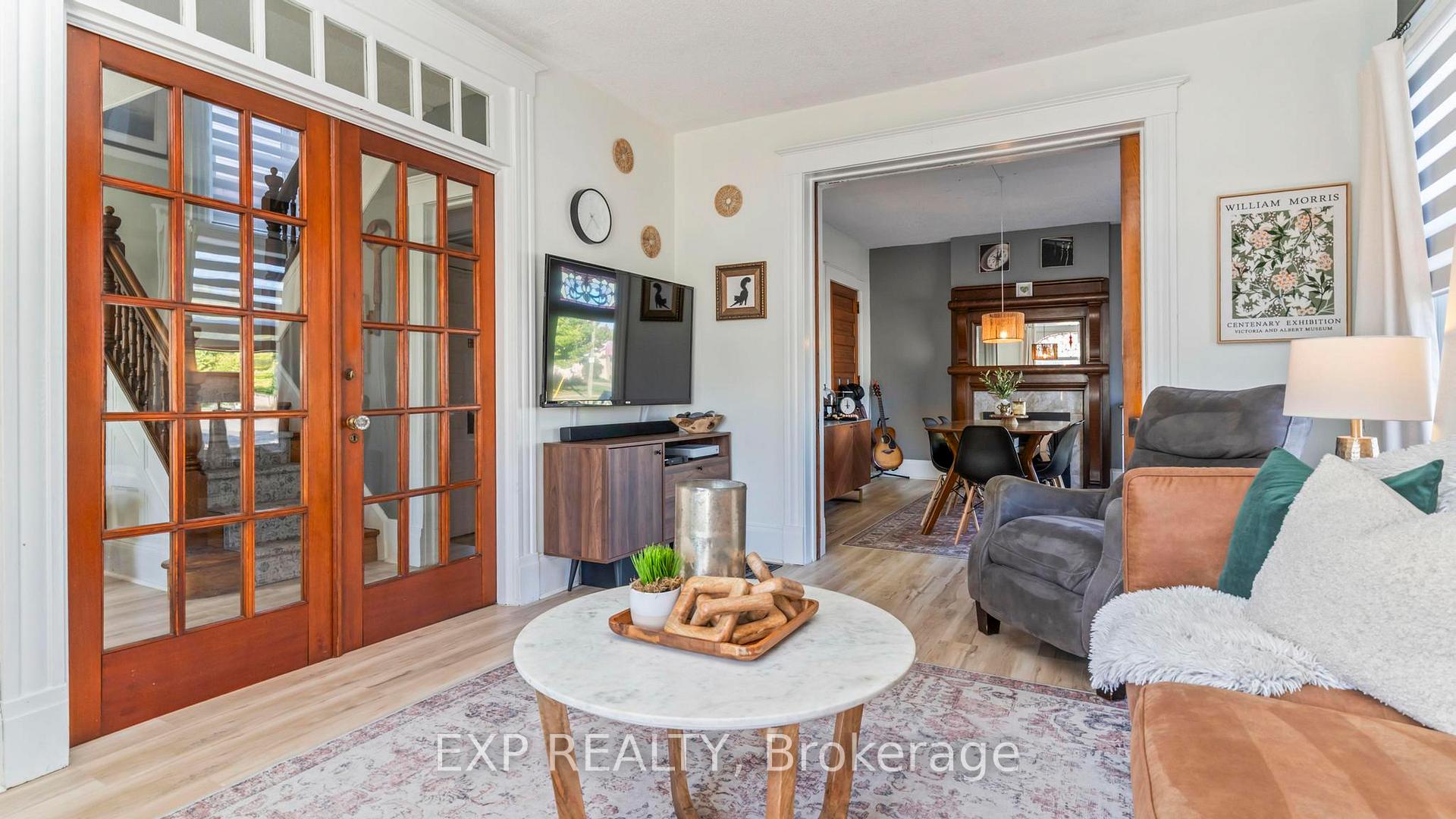 Photo 6 of 119 Wellington Street, St. Thomas — HOMEH