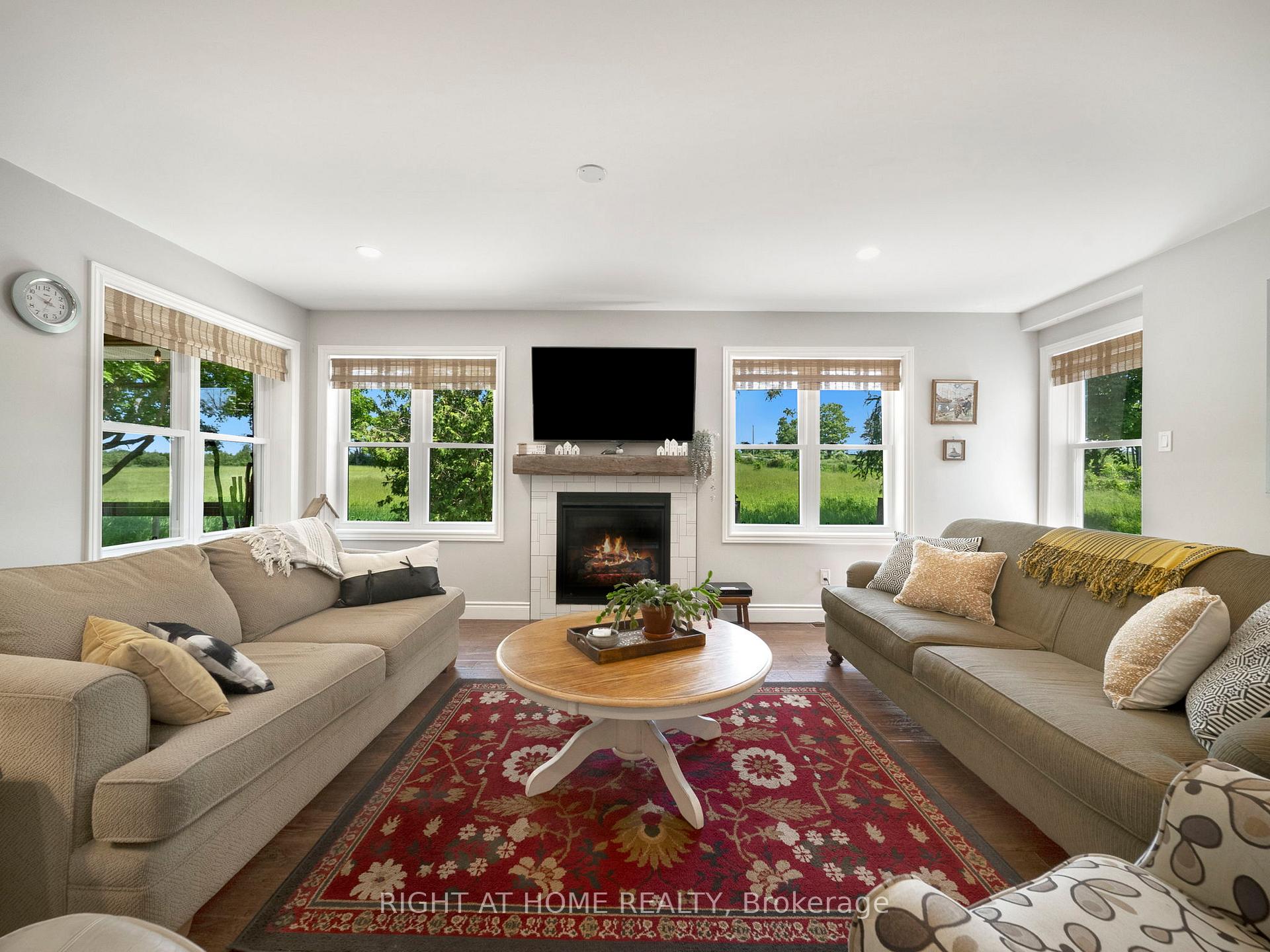 Photo 9 of 1947 Russell Road, Springwater, Midhurst — HOMEH