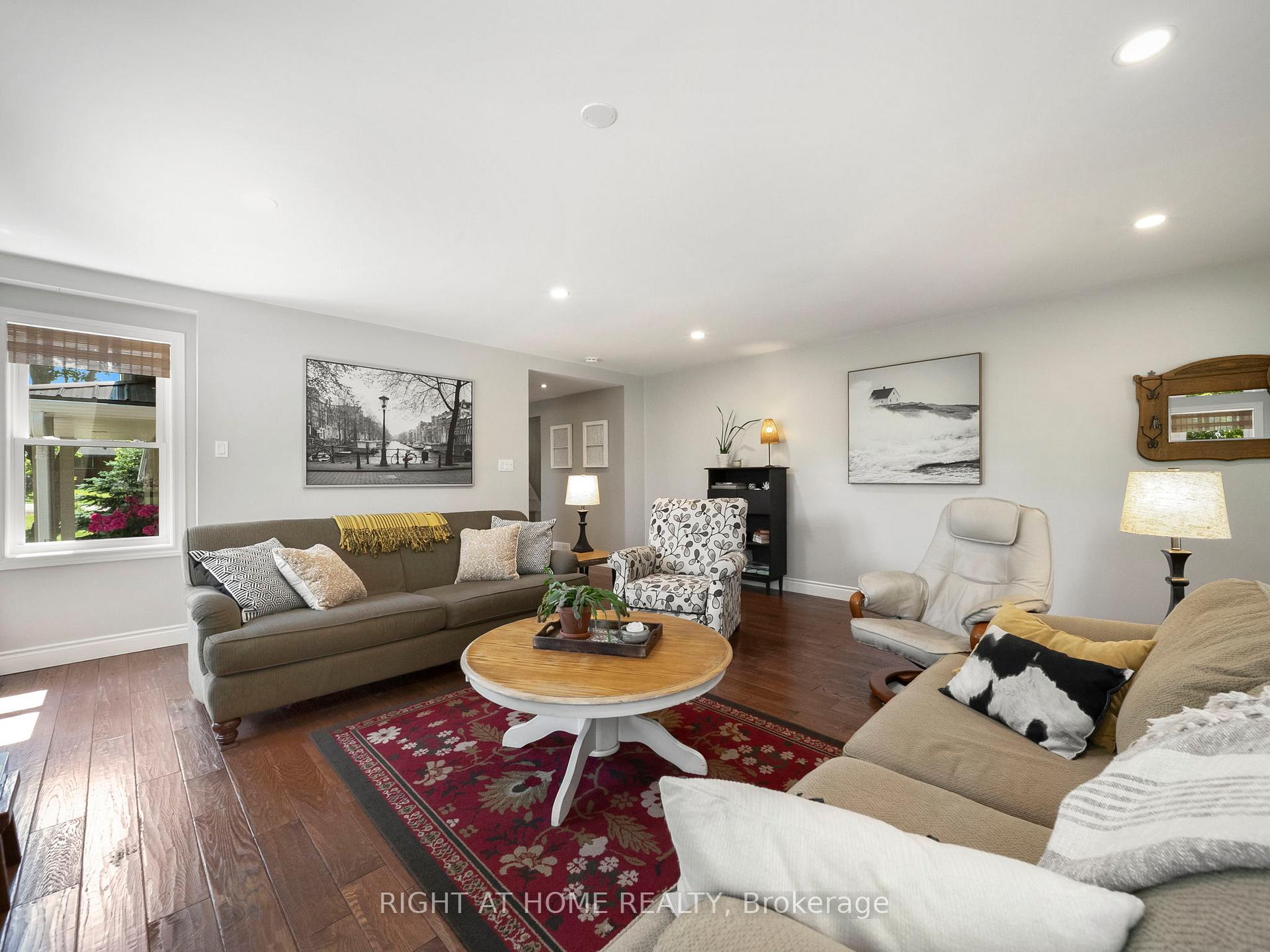 Photo 10 of 1947 Russell Road, Springwater, Midhurst — HOMEH