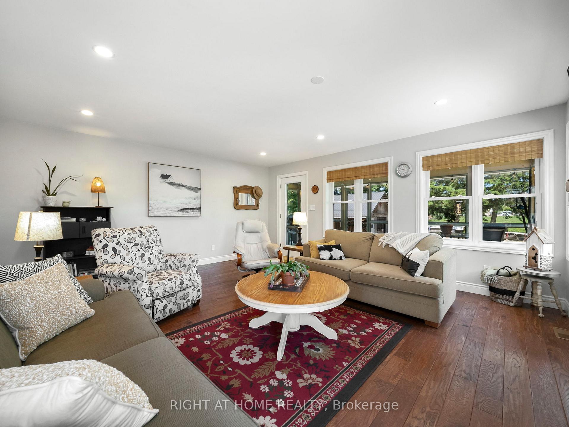 Photo 11 of 1947 Russell Road, Springwater, Midhurst — HOMEH