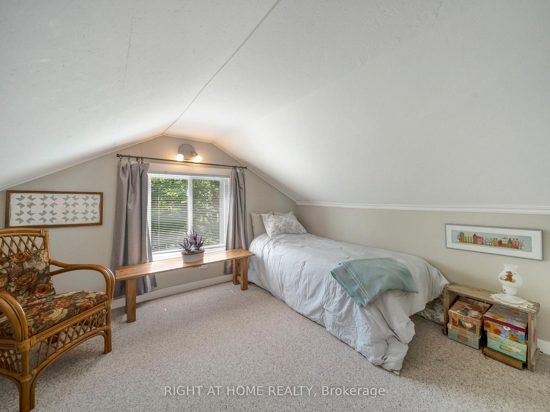 Photo 19 of 1947 Russell Road, Springwater, Midhurst — HOMEH