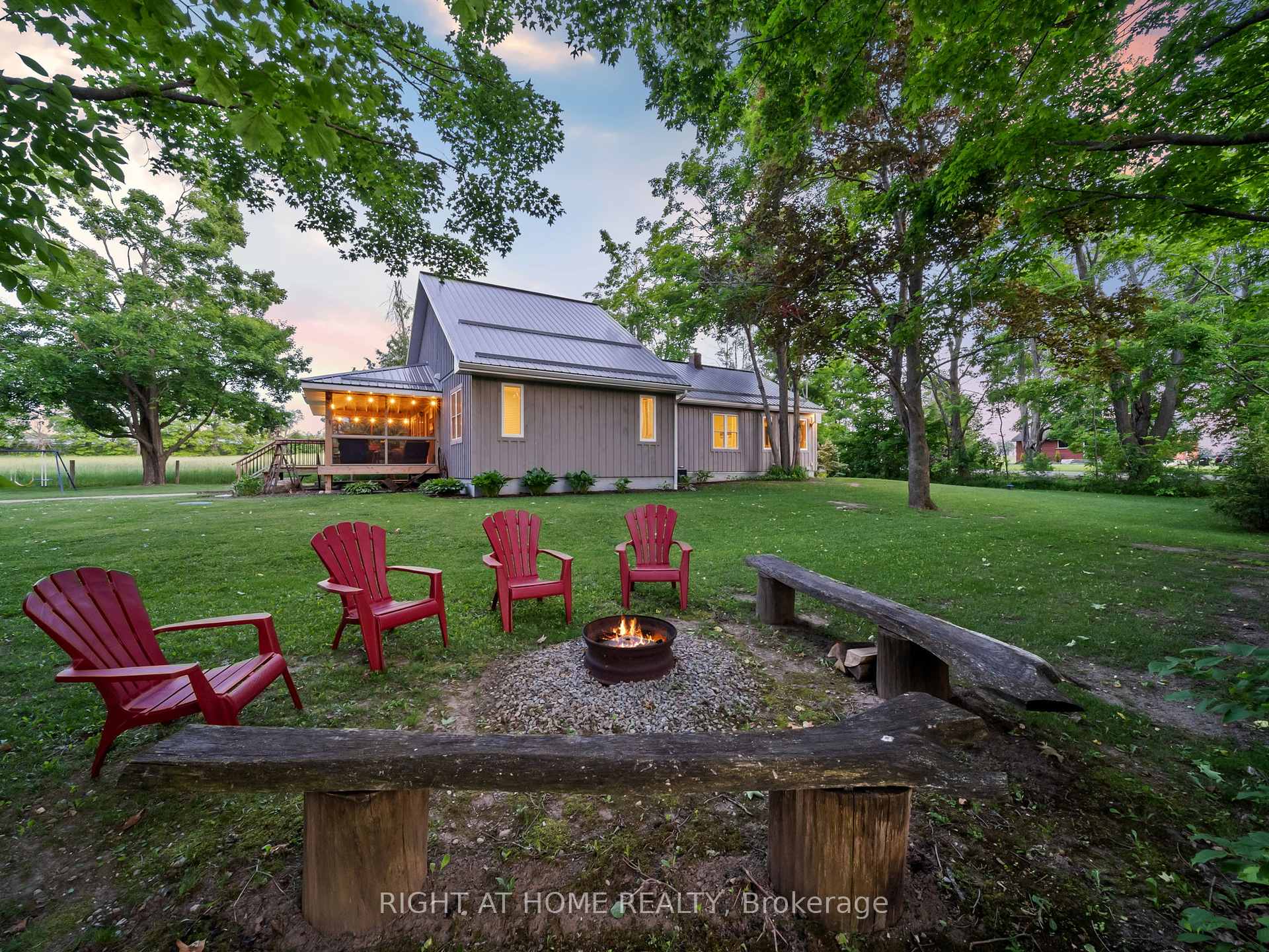 Photo 31 of 1947 Russell Road, Springwater, Midhurst — HOMEH