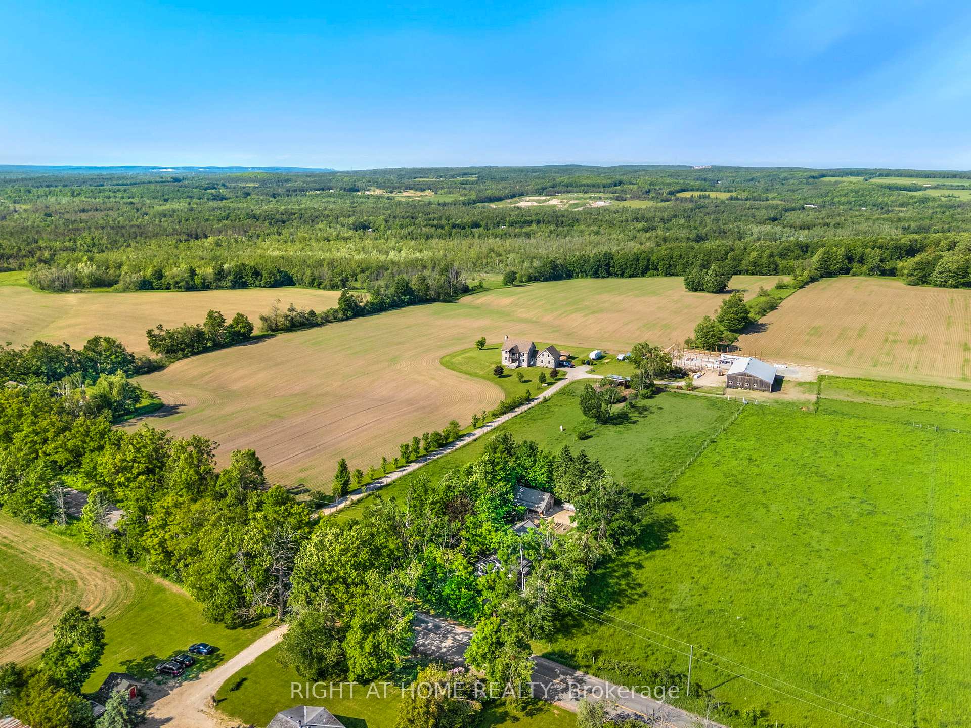 Photo 34 of 1947 Russell Road, Springwater, Midhurst — HOMEH