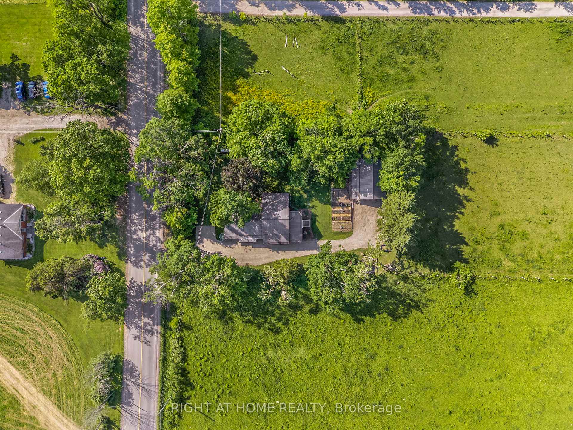 Photo 36 of 1947 Russell Road, Springwater, Midhurst — HOMEH