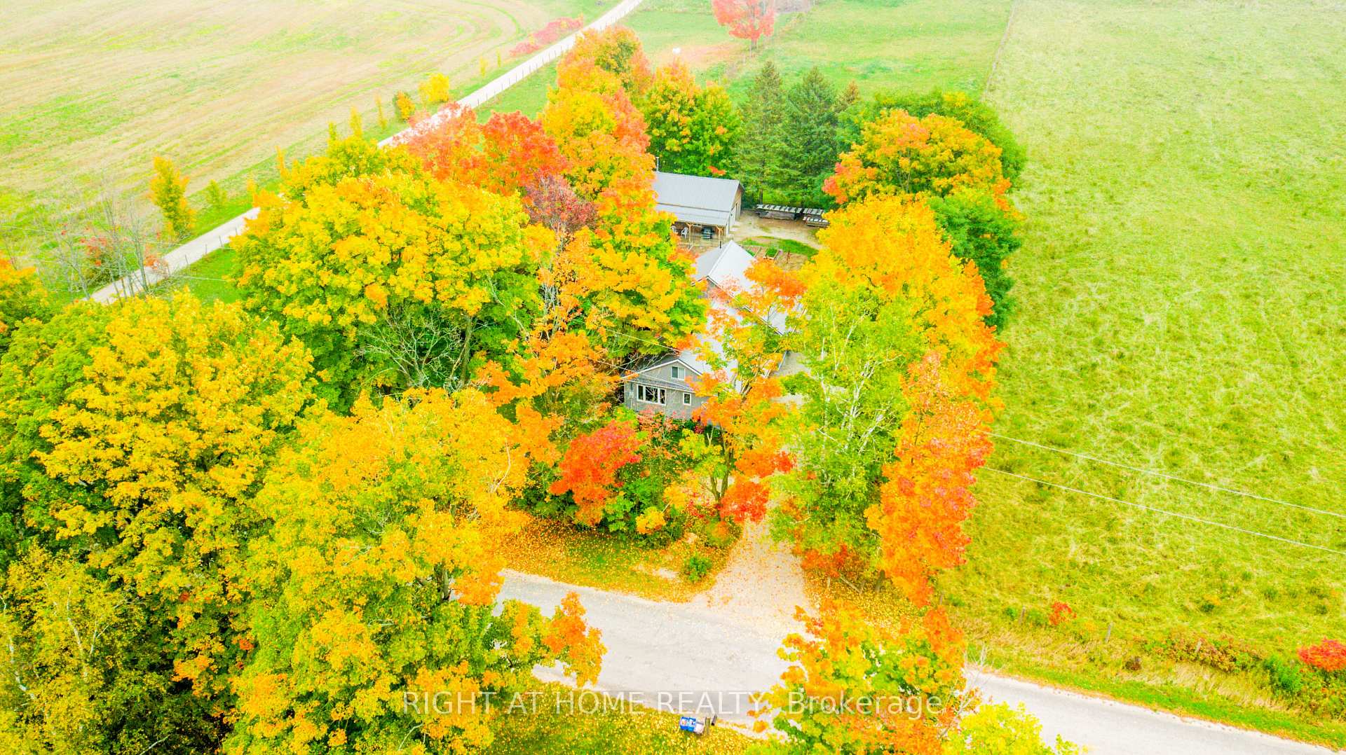 Photo 41 of 1947 Russell Road, Springwater, Midhurst — HOMEH