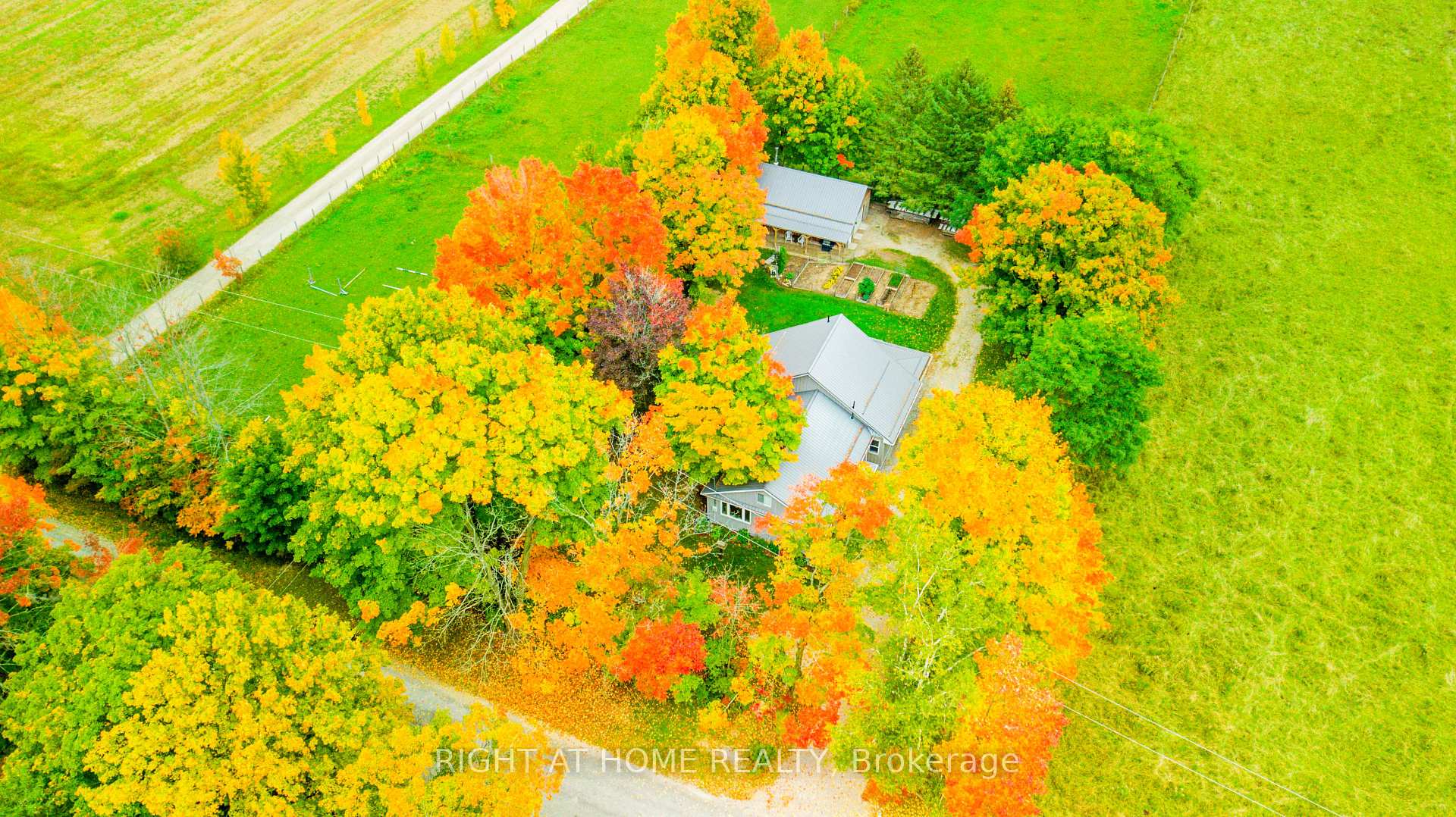 Photo 43 of 1947 Russell Road, Springwater, Midhurst — HOMEH