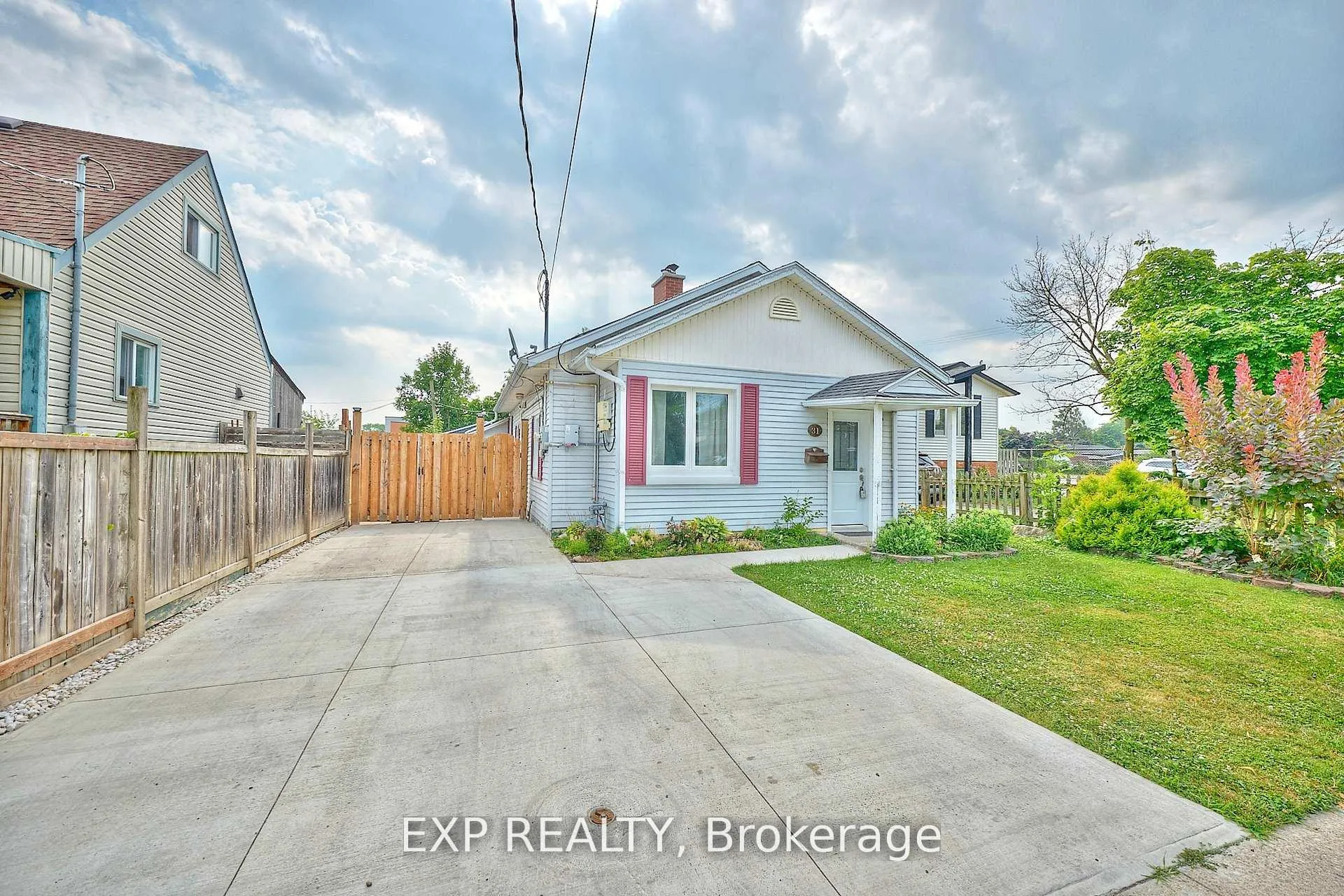 Photo 1 of 31 Woodrow Street, St. Catharines, Secord Woods — HOMEH