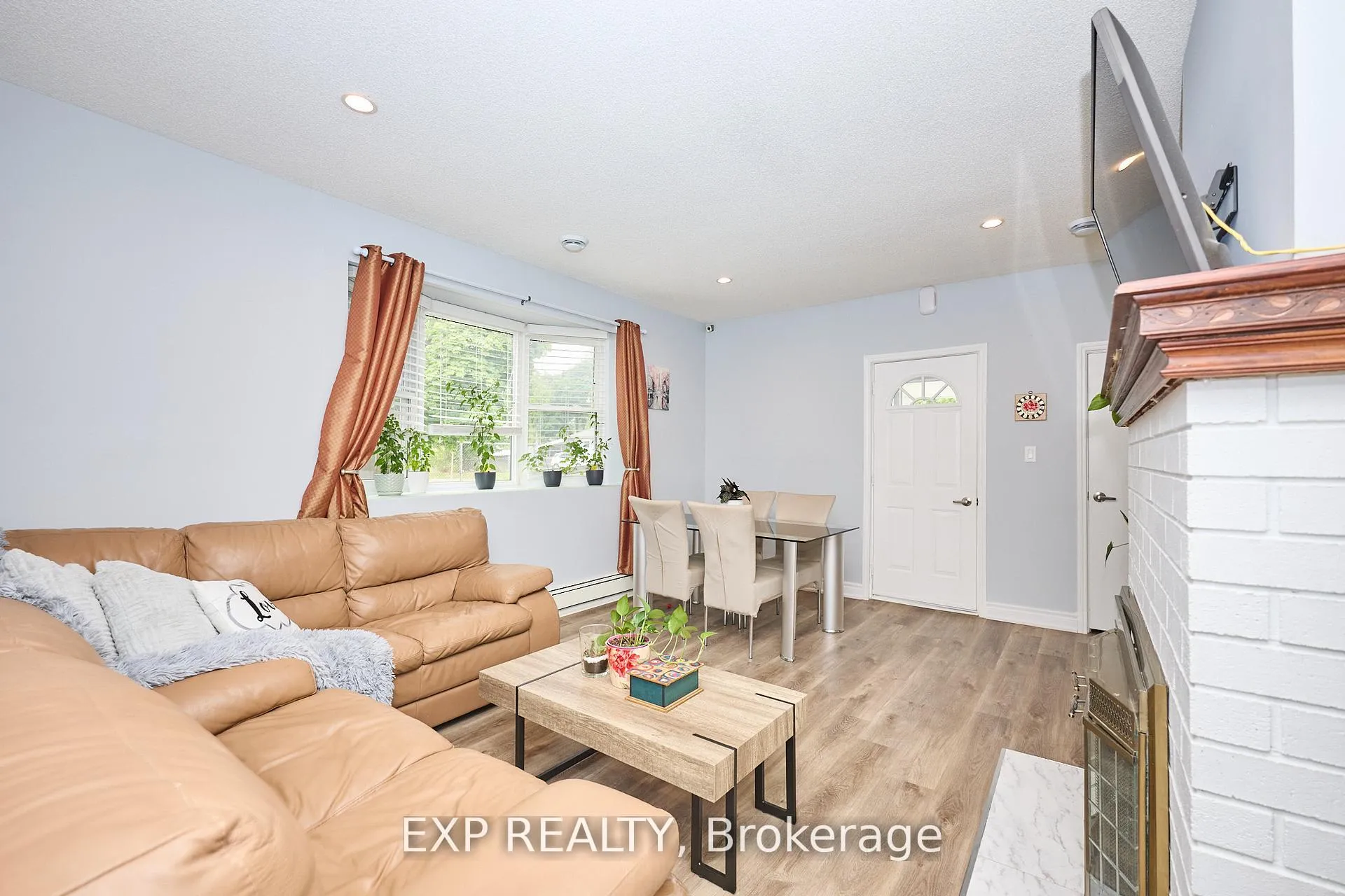 Photo 12 of 31 Woodrow Street, St. Catharines, Secord Woods — HOMEH