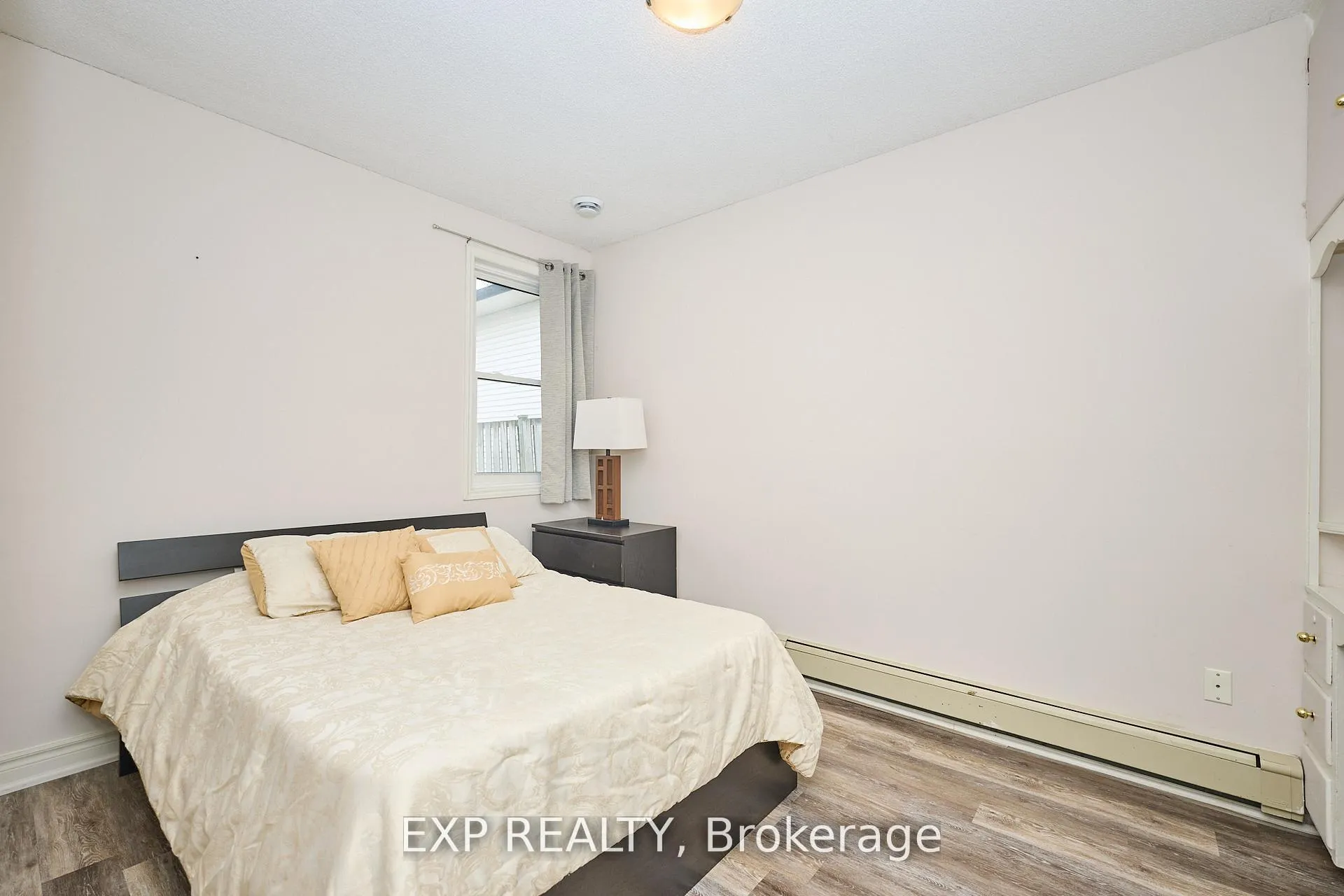 Photo 13 of 31 Woodrow Street, St. Catharines, Secord Woods — HOMEH