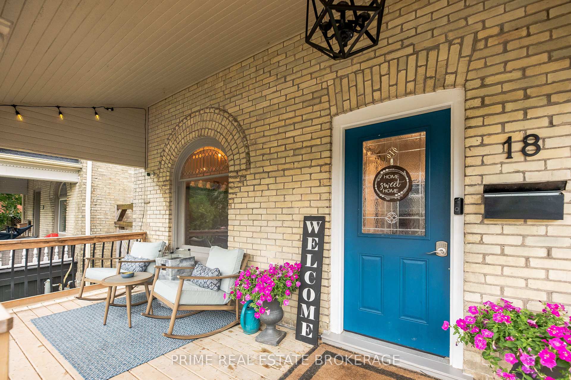 Photo 3 of 18 Victoria Street, St. Thomas — HOMEH
