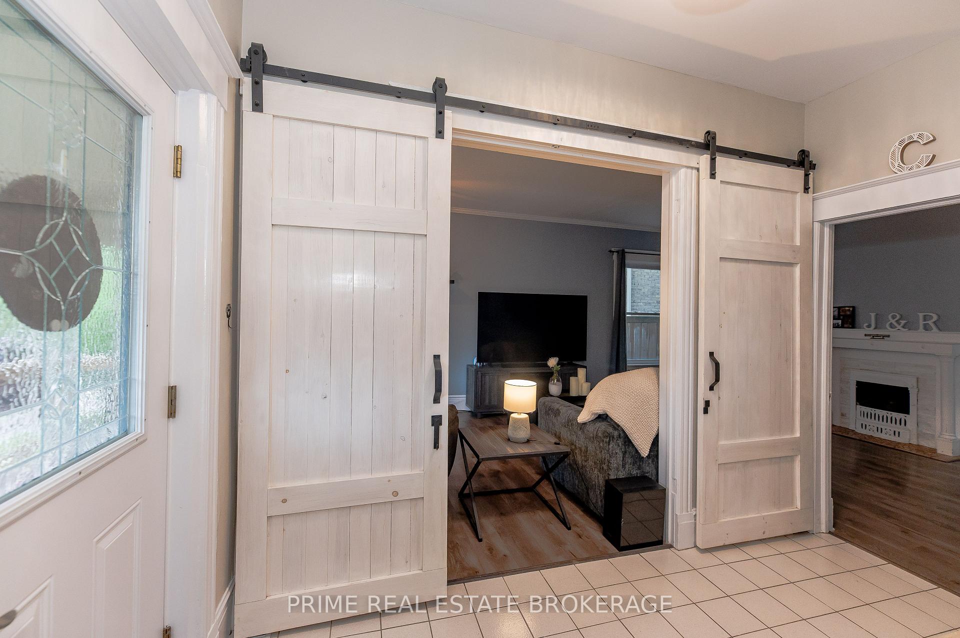 Photo 8 of 18 Victoria Street, St. Thomas — HOMEH