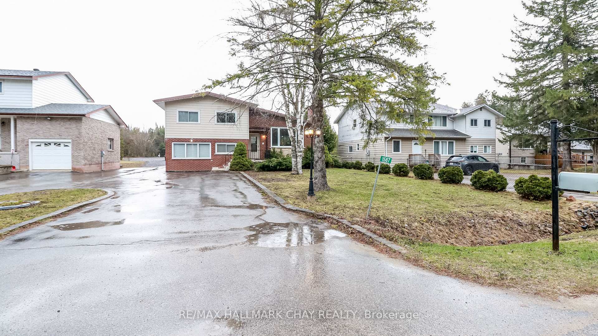 Photo 1 of 1587 Gill Road, Springwater, Rural Springwater — HOMEH