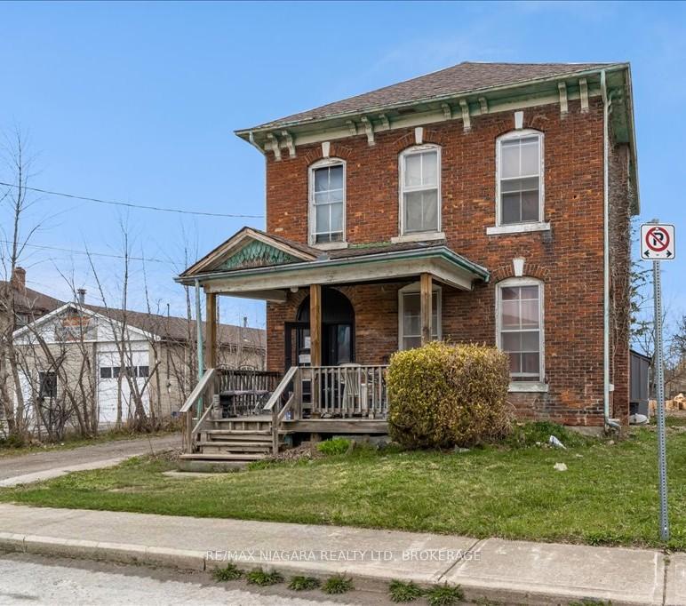 Photo 2 of 49 Turner Crescent, St. Catharines, Oakdale — HOMEH