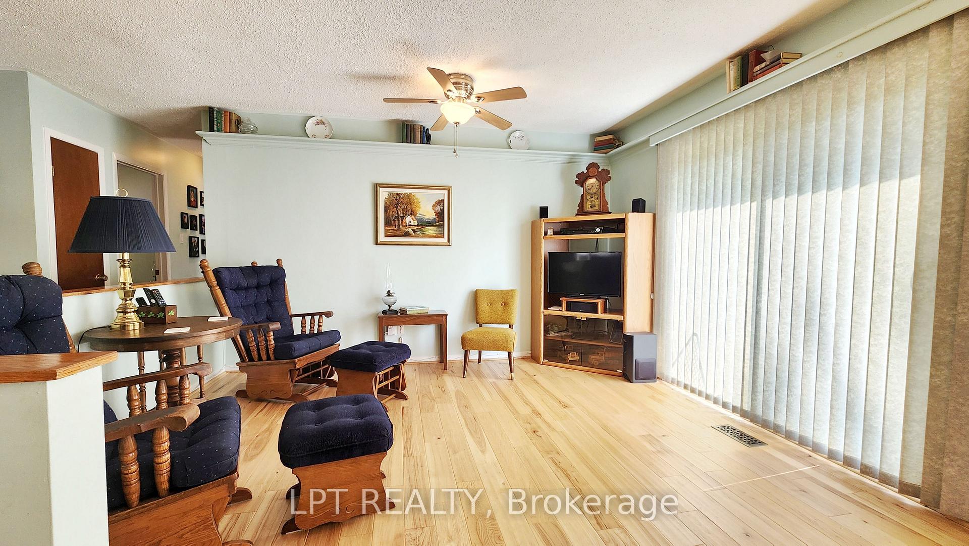 Photo 6 of 32 Luella Boulevard, Springwater, Anten Mills — HOMEH