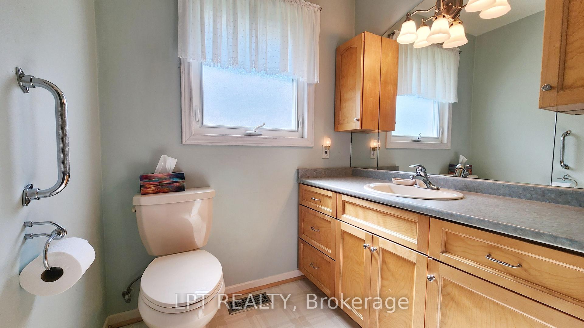 Photo 13 of 32 Luella Boulevard, Springwater, Anten Mills — HOMEH