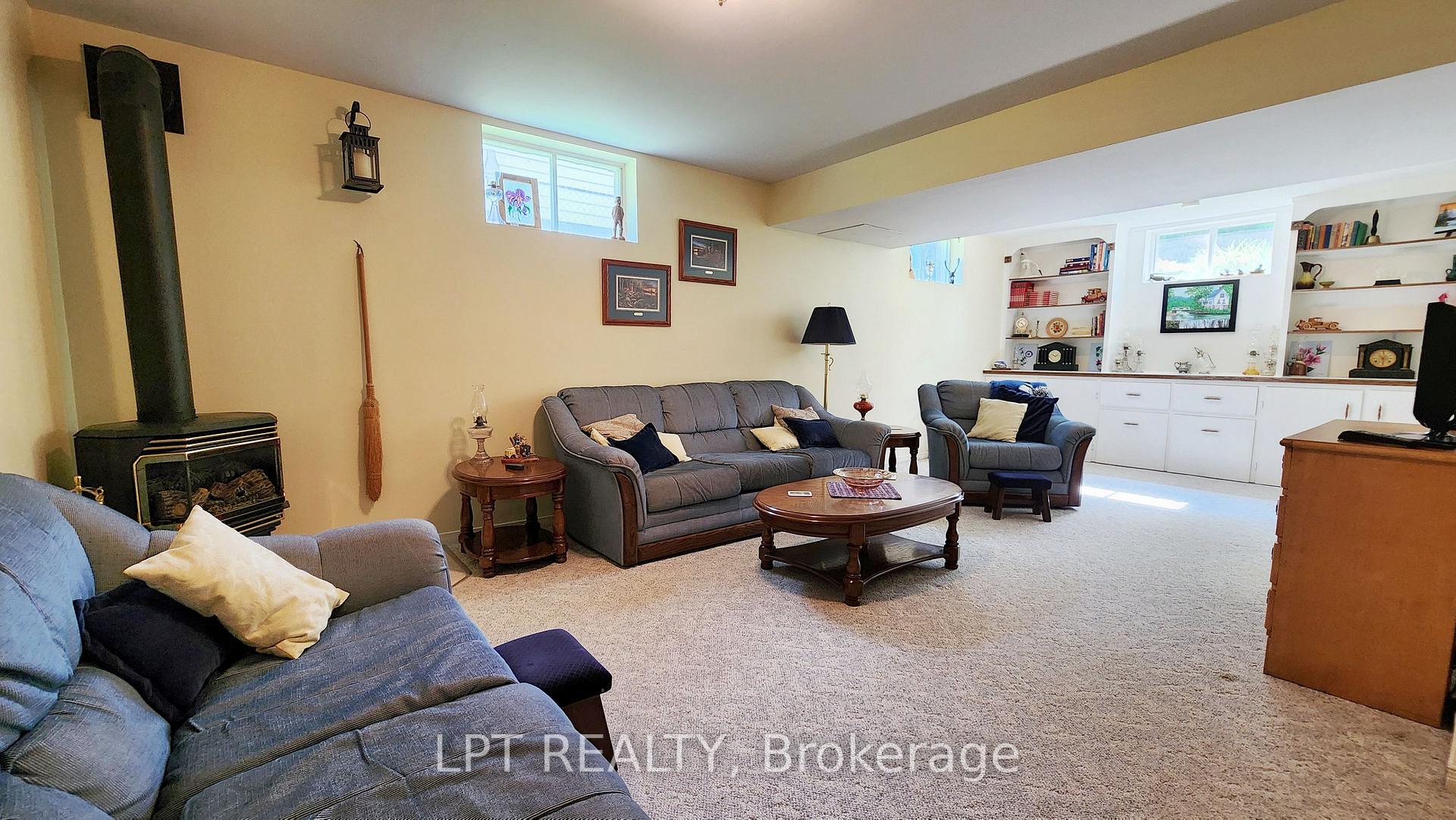 Photo 24 of 32 Luella Boulevard, Springwater, Anten Mills — HOMEH