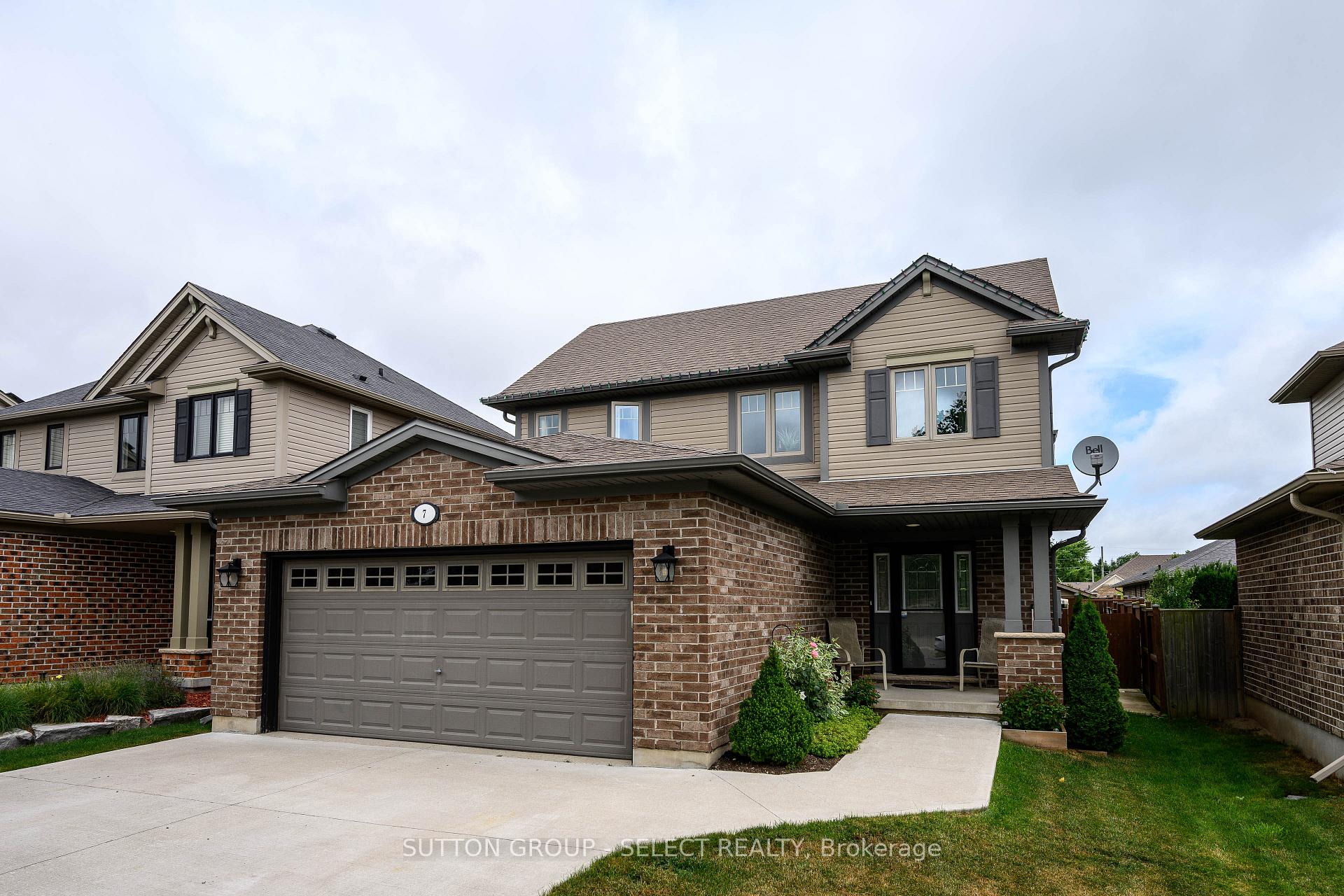 Photo 2 of 7 Ambleside Drive, St. Thomas — HOMEH