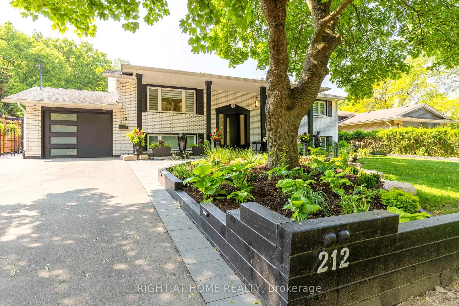 Photo 1 of 212 Lockhart Drive, St. Catharines, Glendale/Glenridge — HOMEH