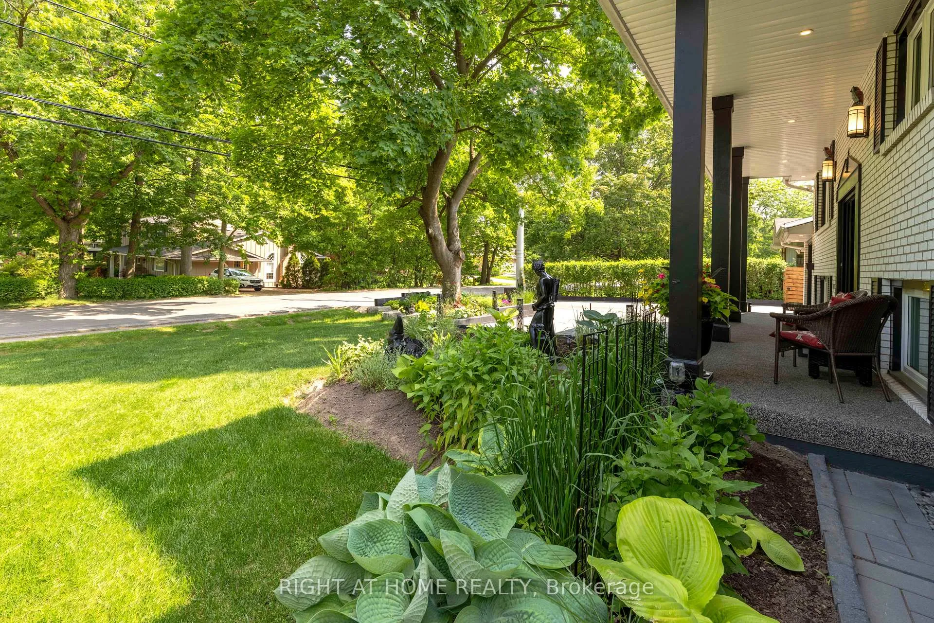 Photo 4 of 212 Lockhart Drive, St. Catharines, Glendale/Glenridge — HOMEH