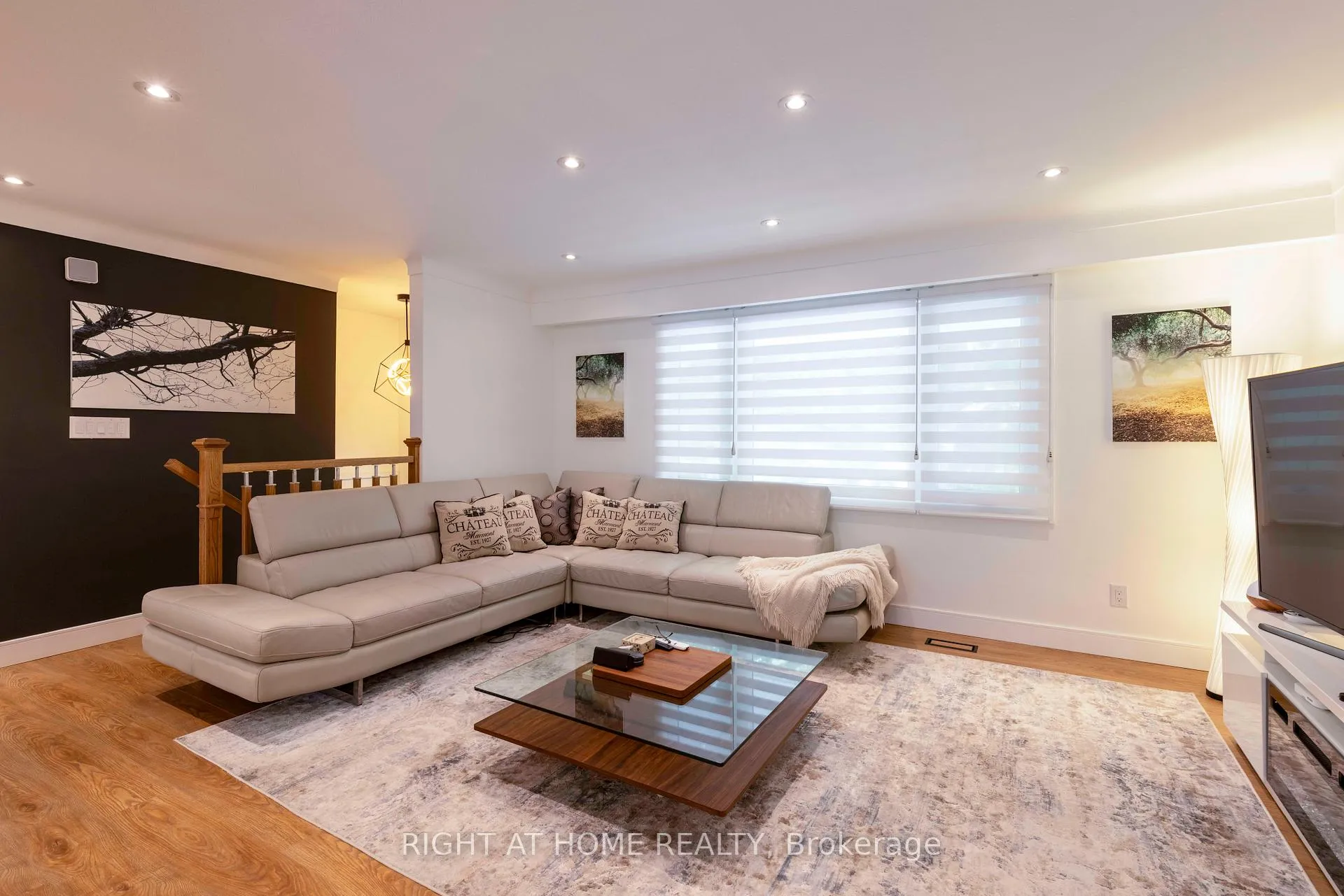 Photo 5 of 212 Lockhart Drive, St. Catharines, Glendale/Glenridge — HOMEH