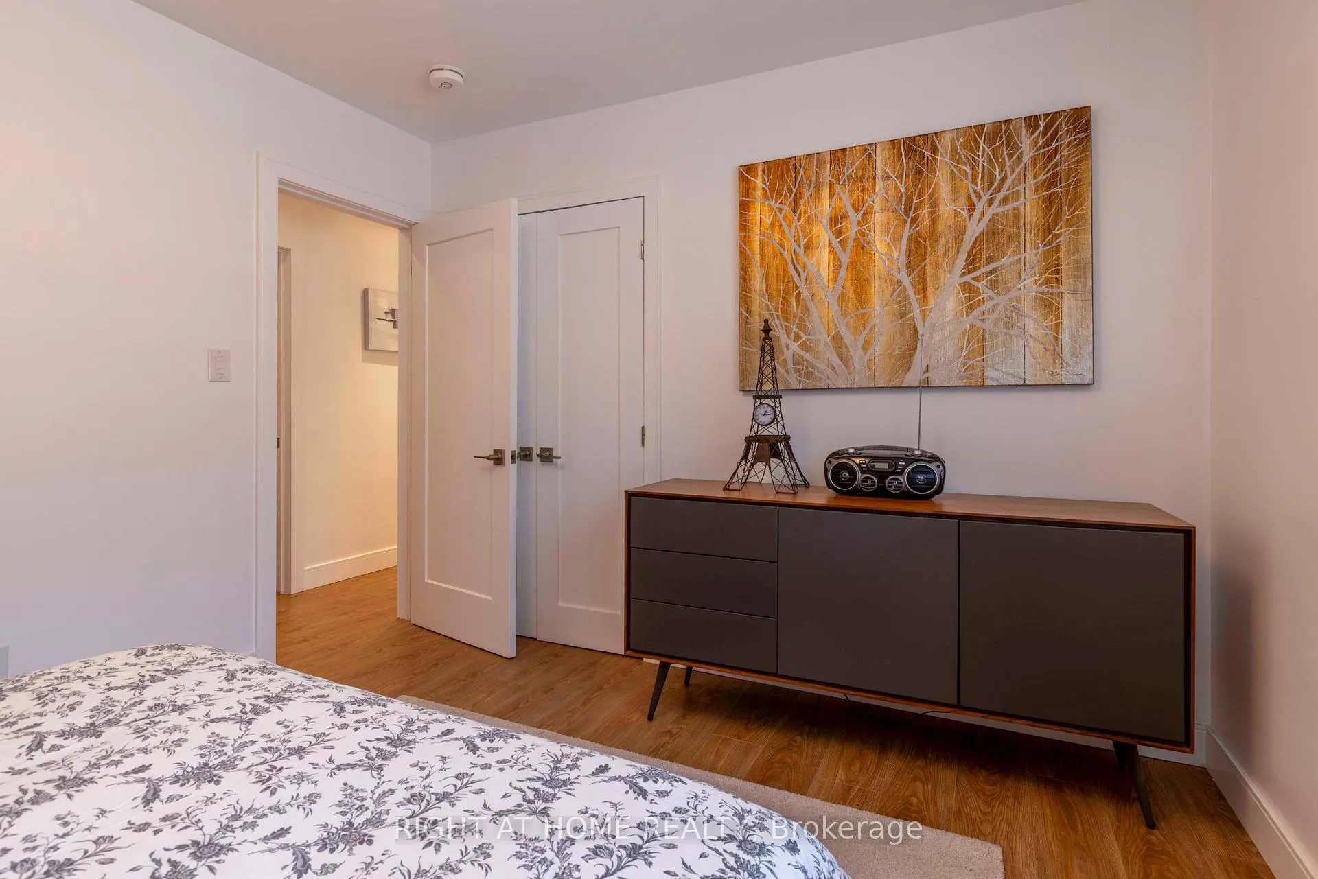 Photo 12 of 212 Lockhart Drive, St. Catharines, Glendale/Glenridge — HOMEH