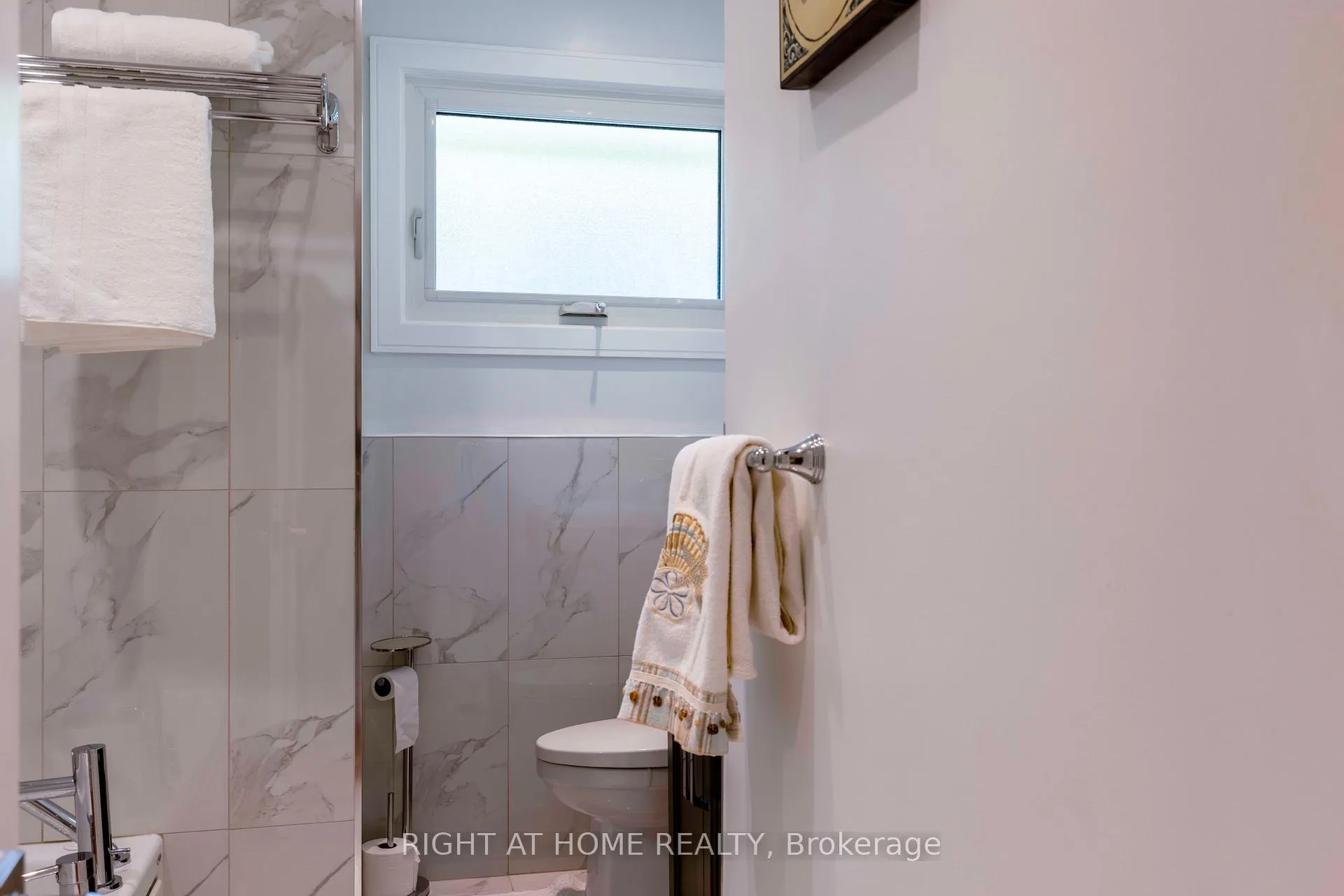 Photo 15 of 212 Lockhart Drive, St. Catharines, Glendale/Glenridge — HOMEH