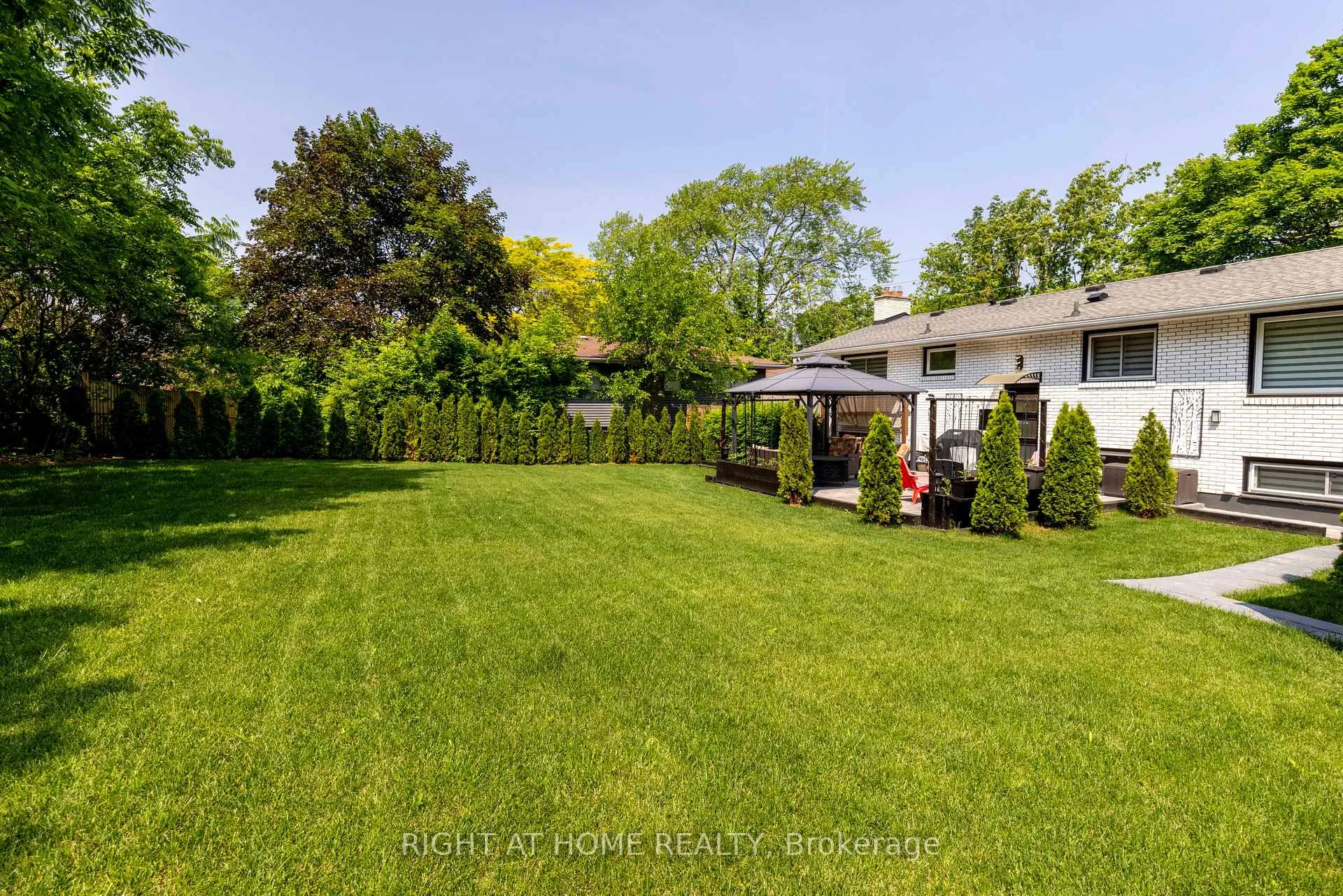 Photo 29 of 212 Lockhart Drive, St. Catharines, Glendale/Glenridge — HOMEH