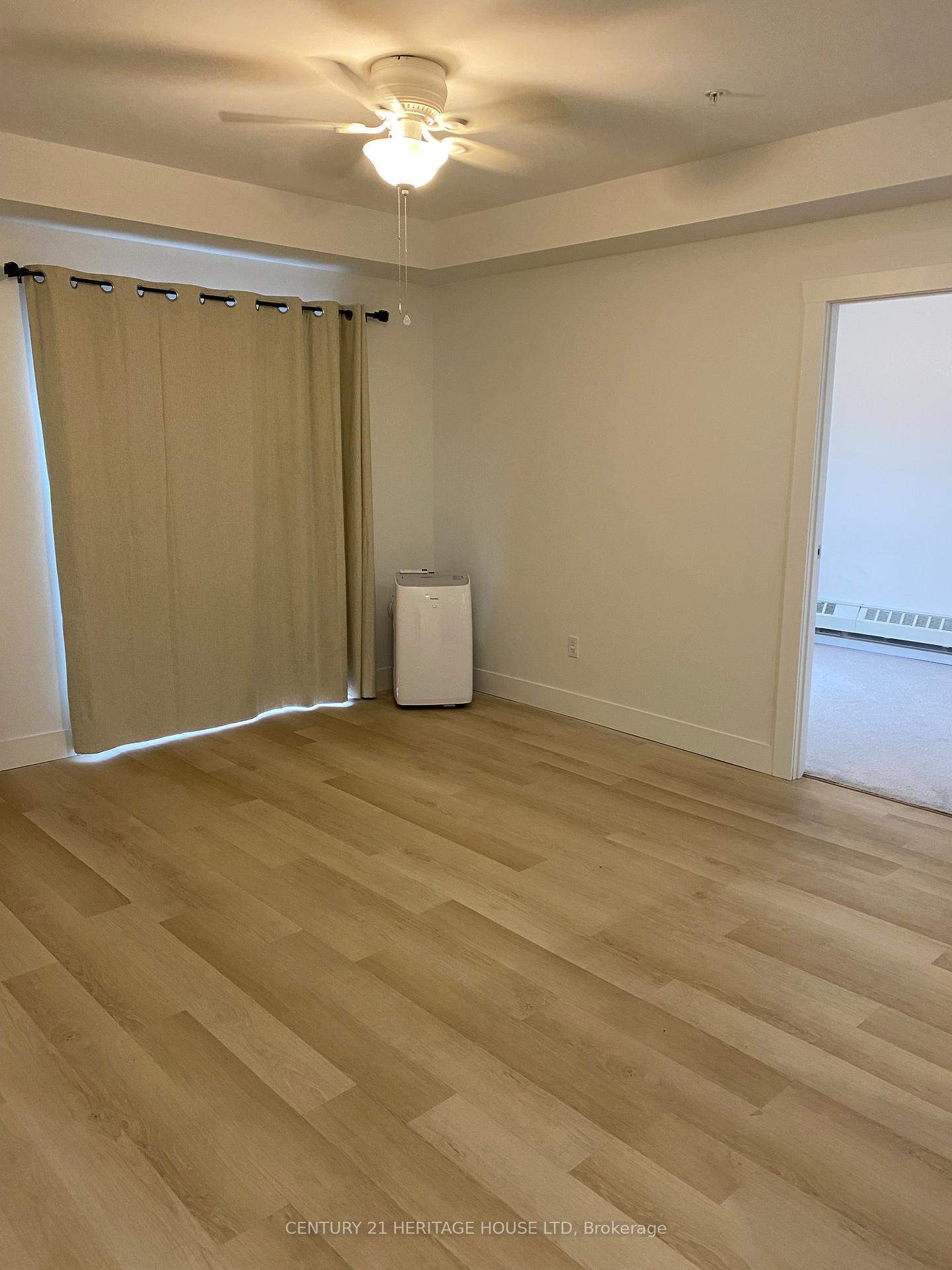 Photo 3 of Unit 405, 69 Curtis Street W, St. Thomas — HOMEH