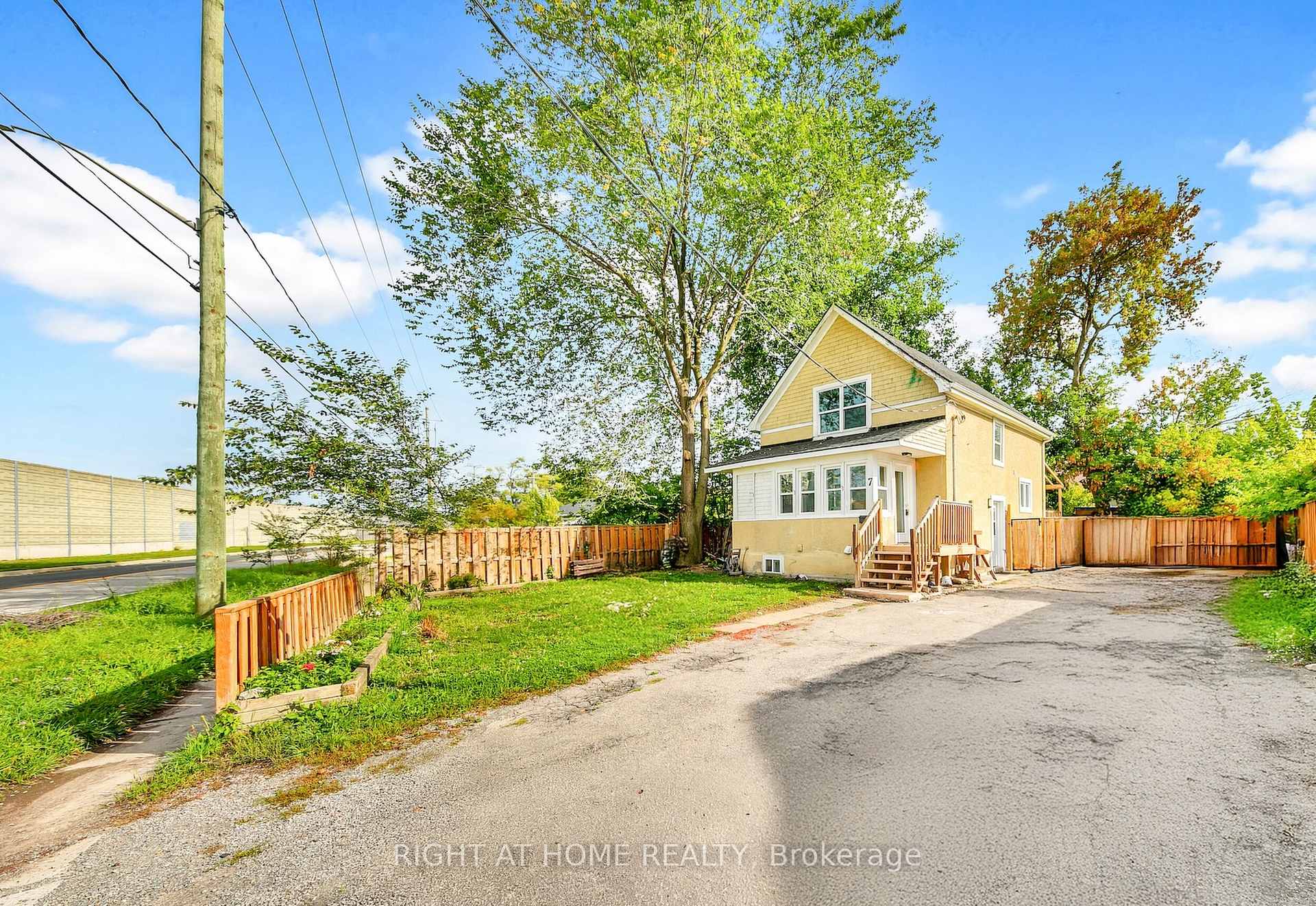 Front of 7 Maywood Avenue