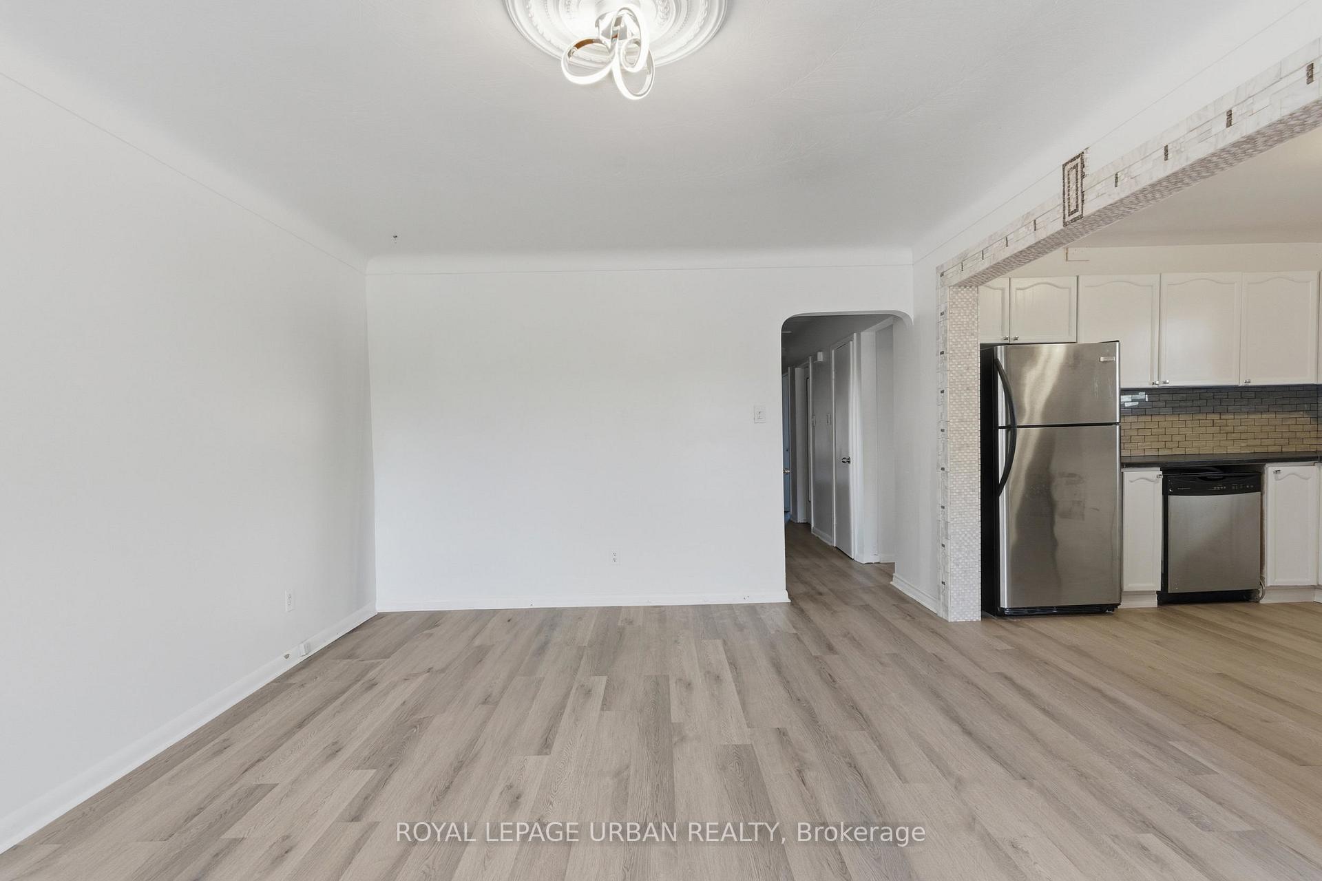 Photo 9 of 34 Gale Crescent, St. Catharines, E. Chester — HOMEH