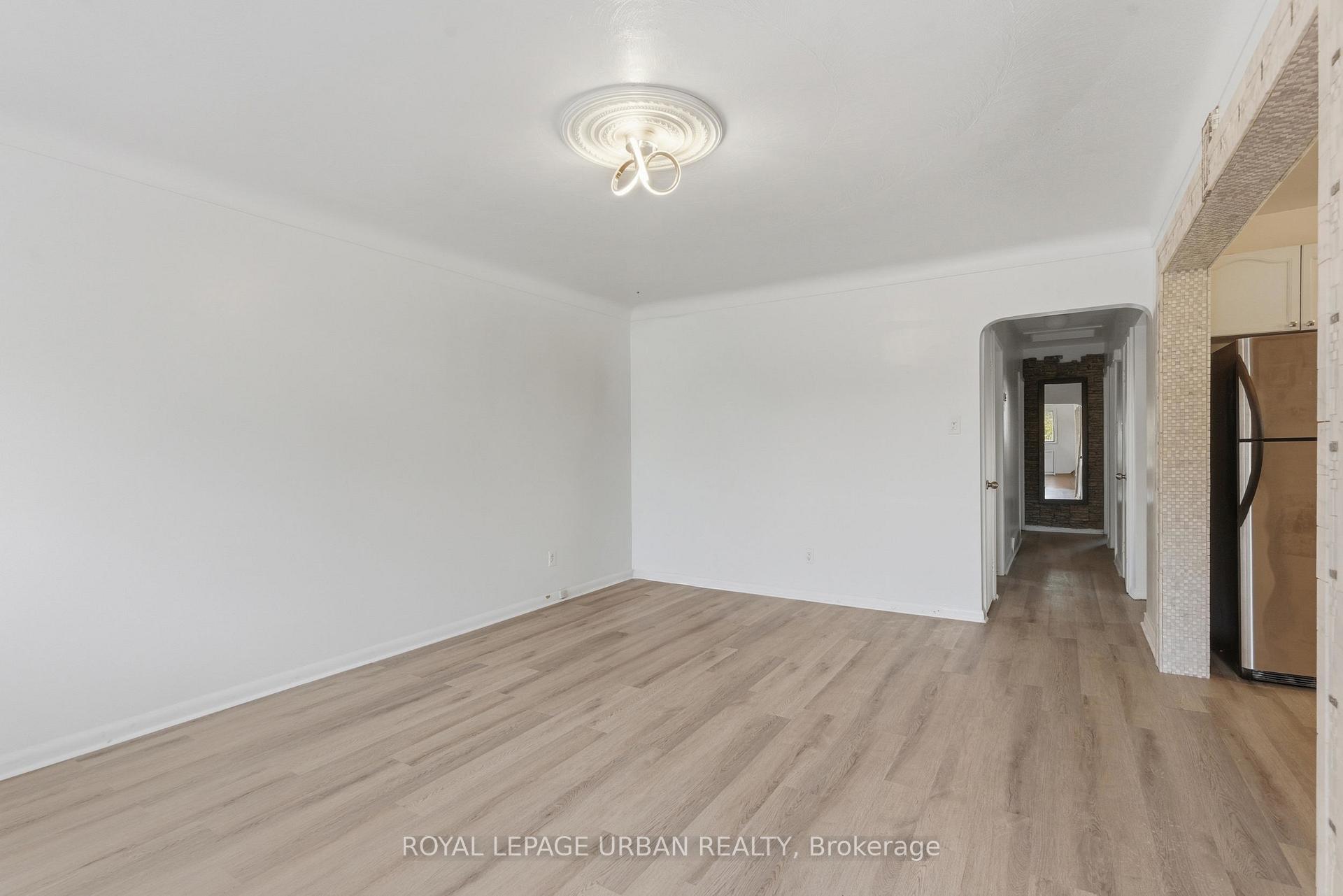 Photo 10 of 34 Gale Crescent, St. Catharines, E. Chester — HOMEH