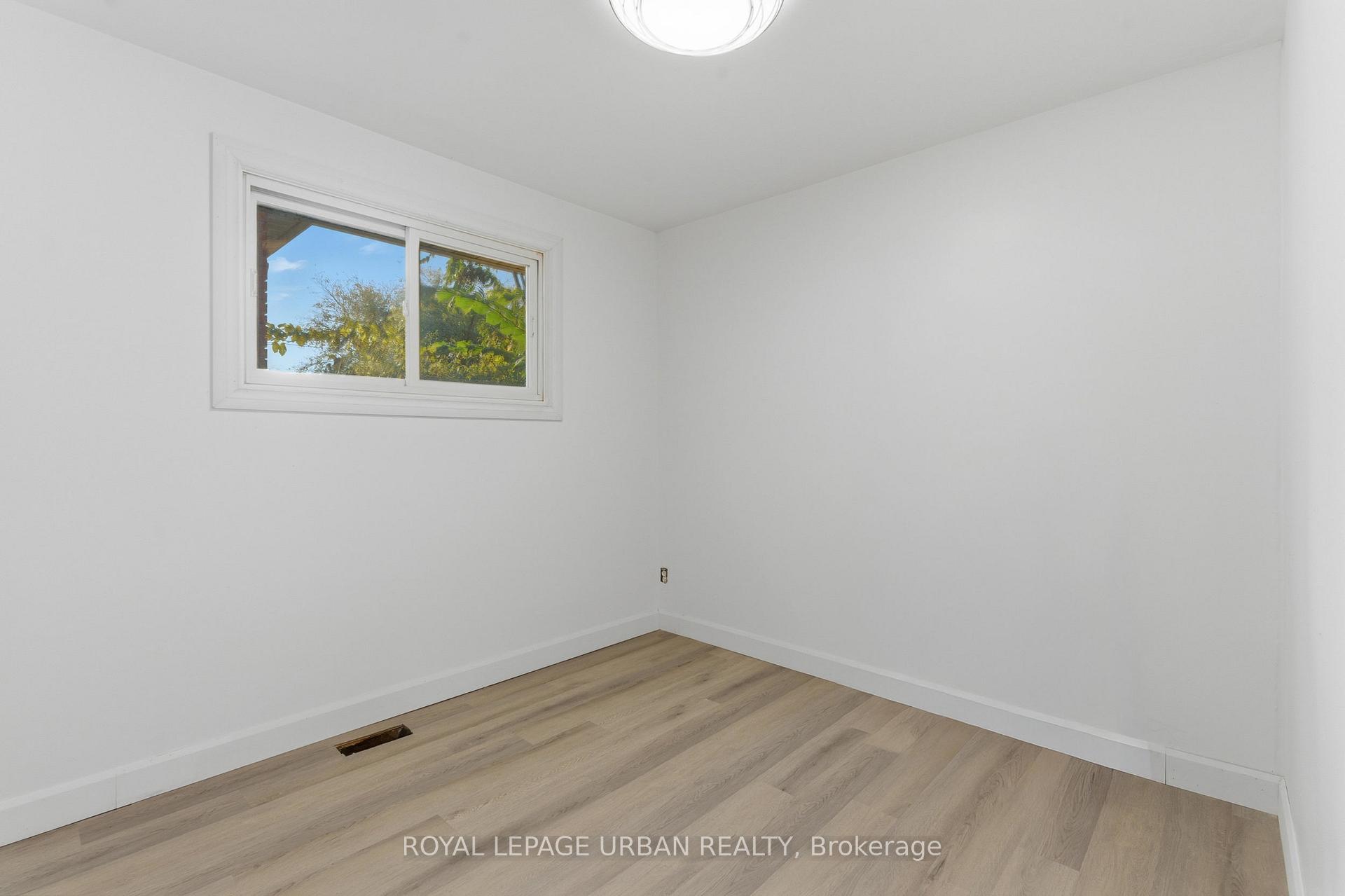 Photo 11 of 34 Gale Crescent, St. Catharines, E. Chester — HOMEH