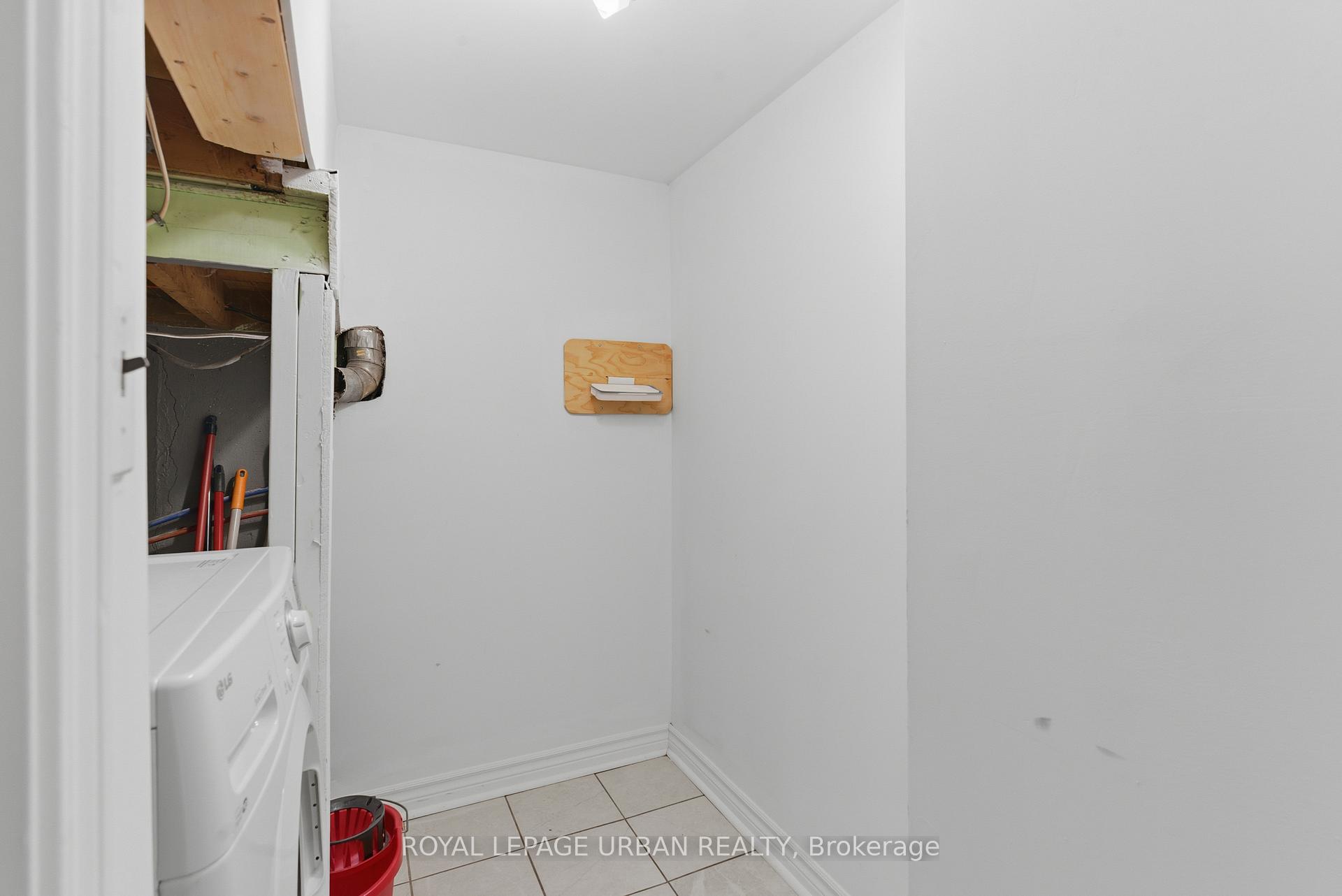 Photo 21 of 34 Gale Crescent, St. Catharines, E. Chester — HOMEH