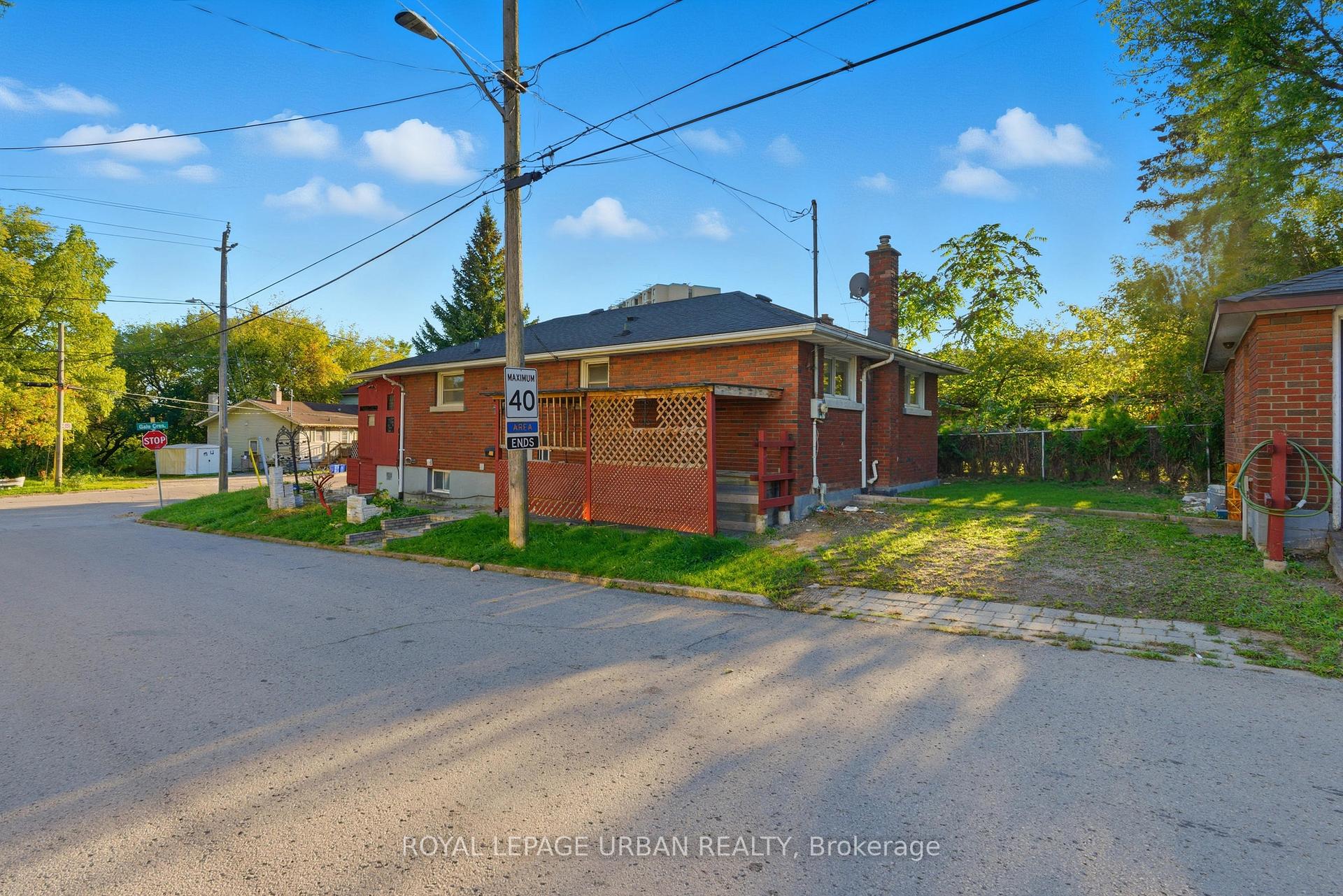 Photo 39 of 34 Gale Crescent, St. Catharines, E. Chester — HOMEH