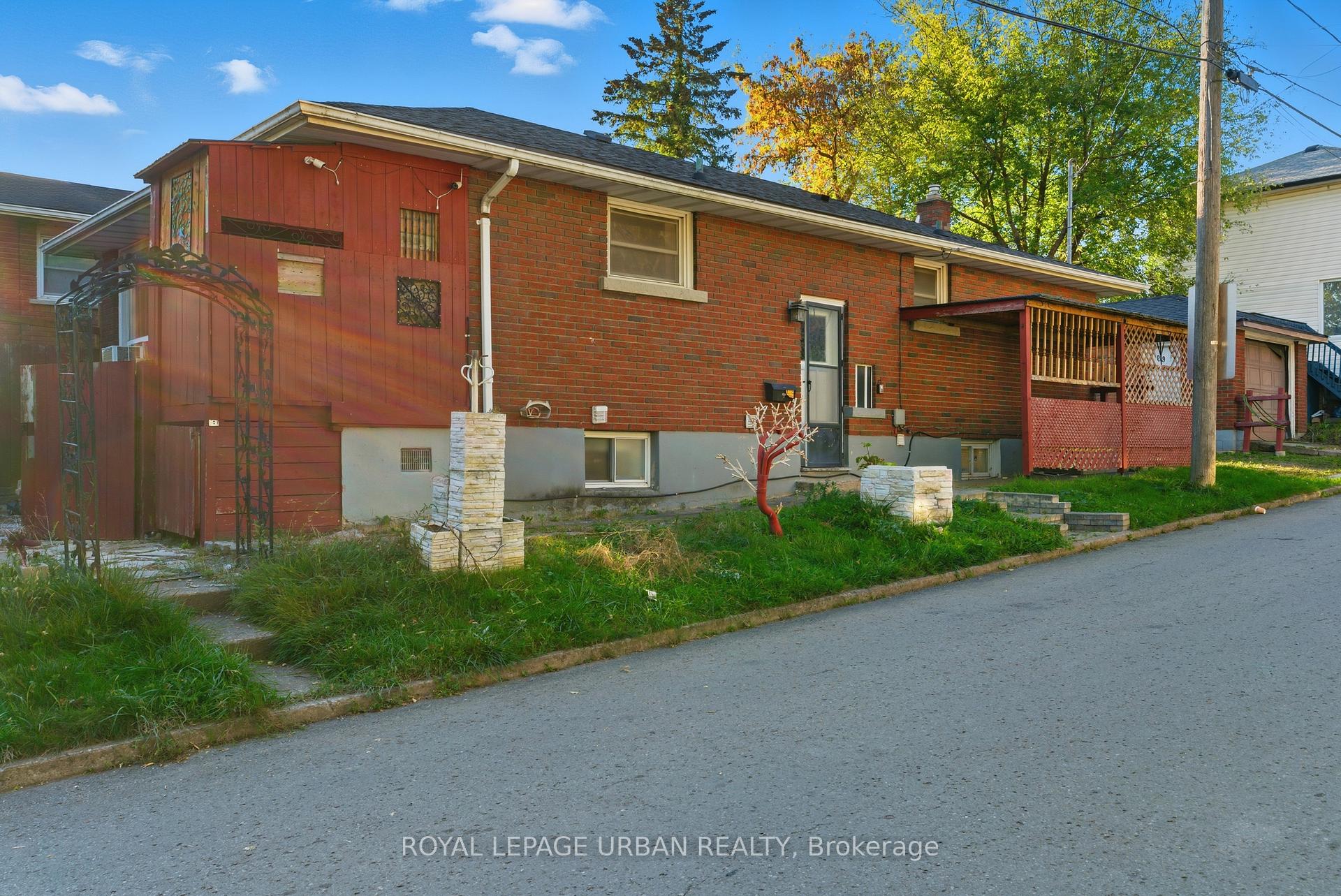 Photo 43 of 34 Gale Crescent, St. Catharines, E. Chester — HOMEH