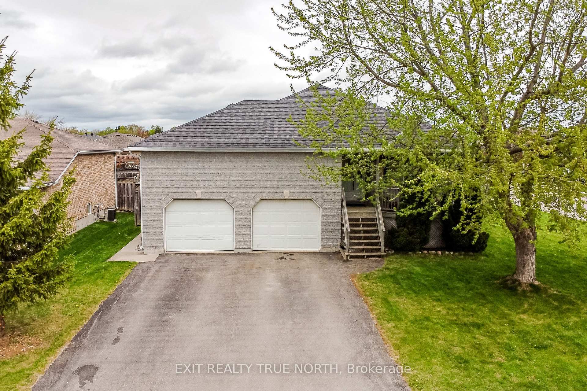 Photo 1 of 44 Graham Street, Springwater, Elmvale — HOMEH