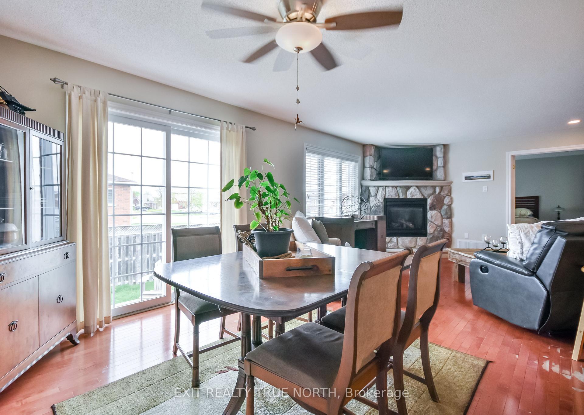 Photo 5 of 44 Graham Street, Springwater, Elmvale — HOMEH