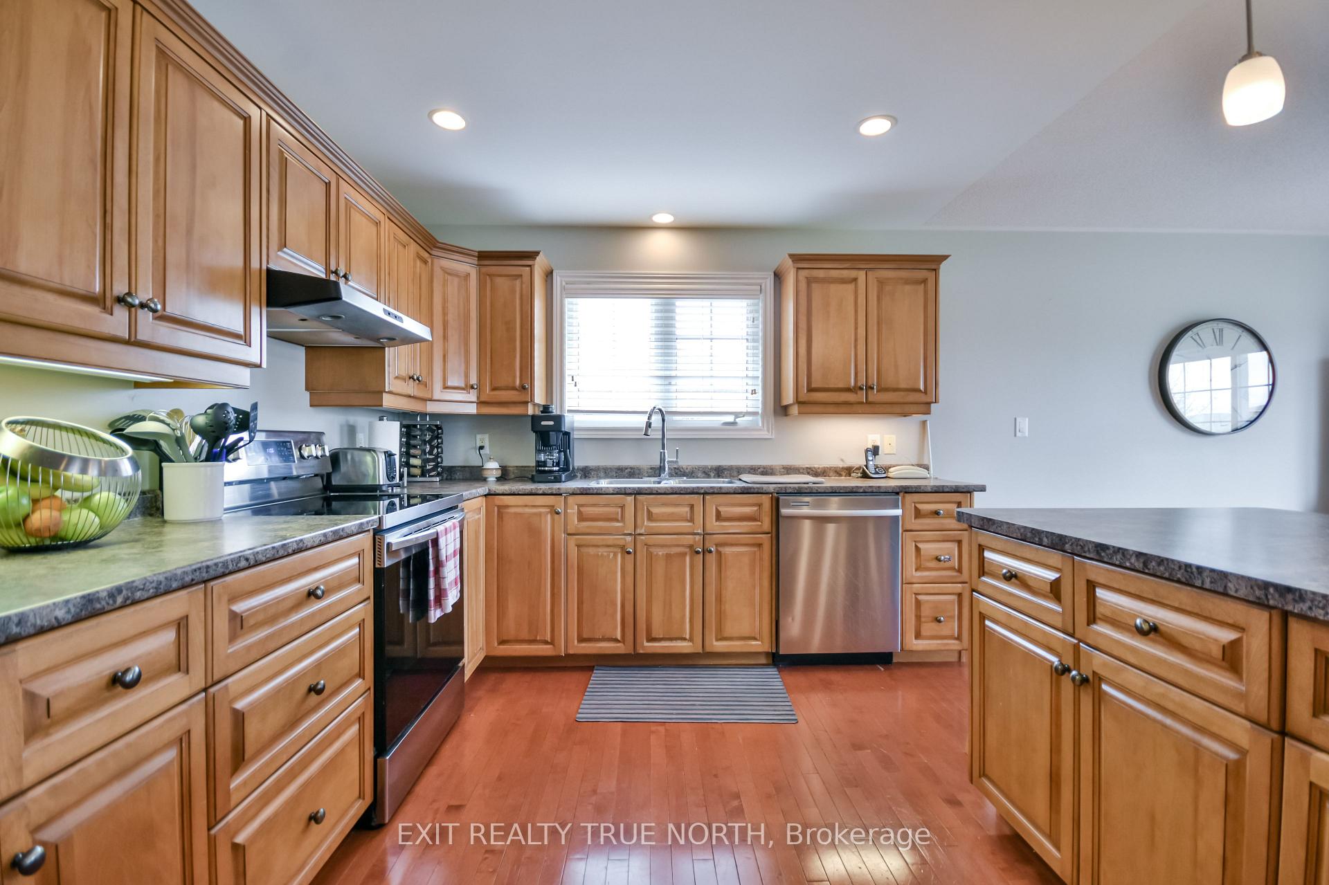 Photo 7 of 44 Graham Street, Springwater, Elmvale — HOMEH