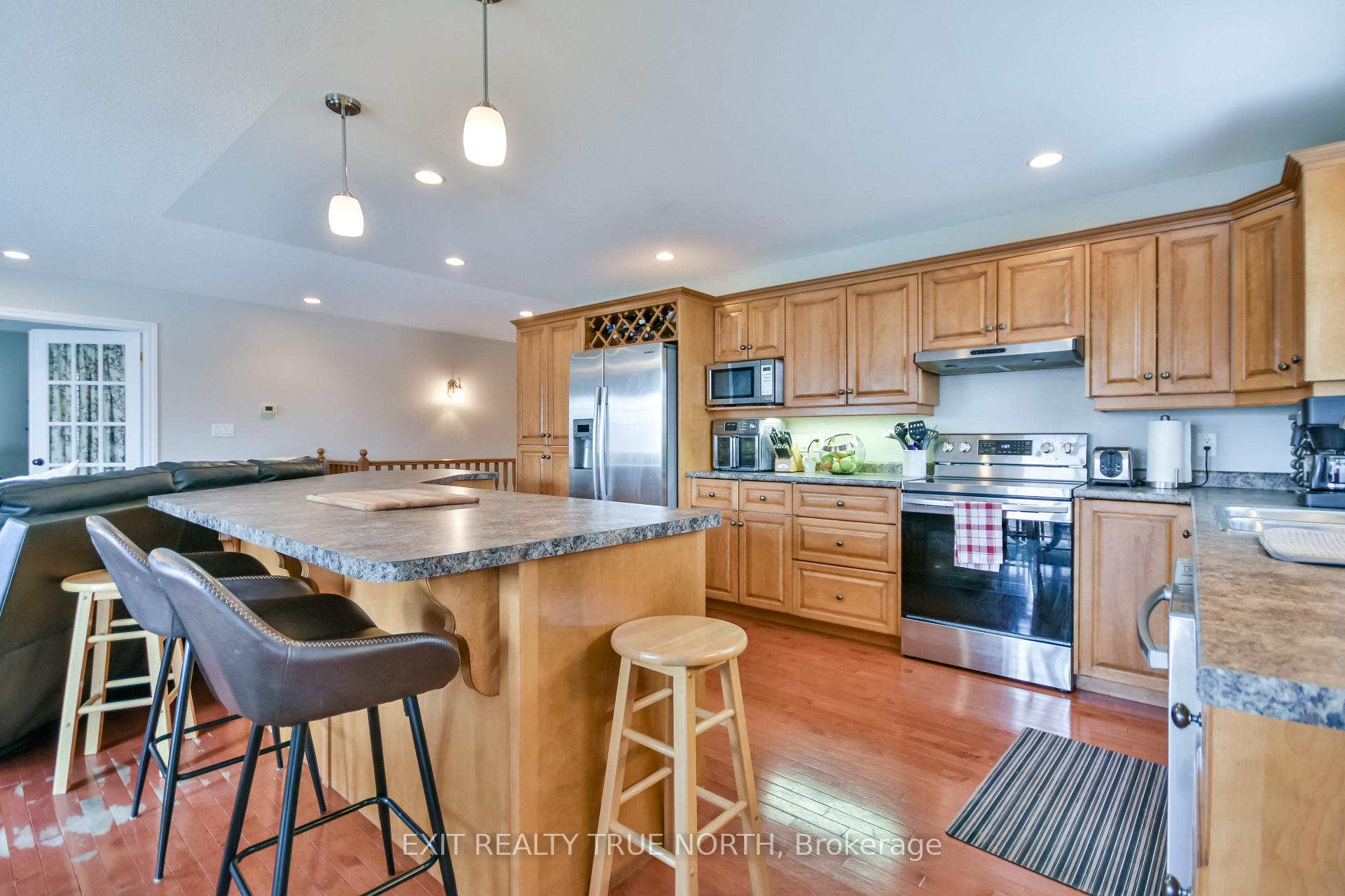 Photo 9 of 44 Graham Street, Springwater, Elmvale — HOMEH