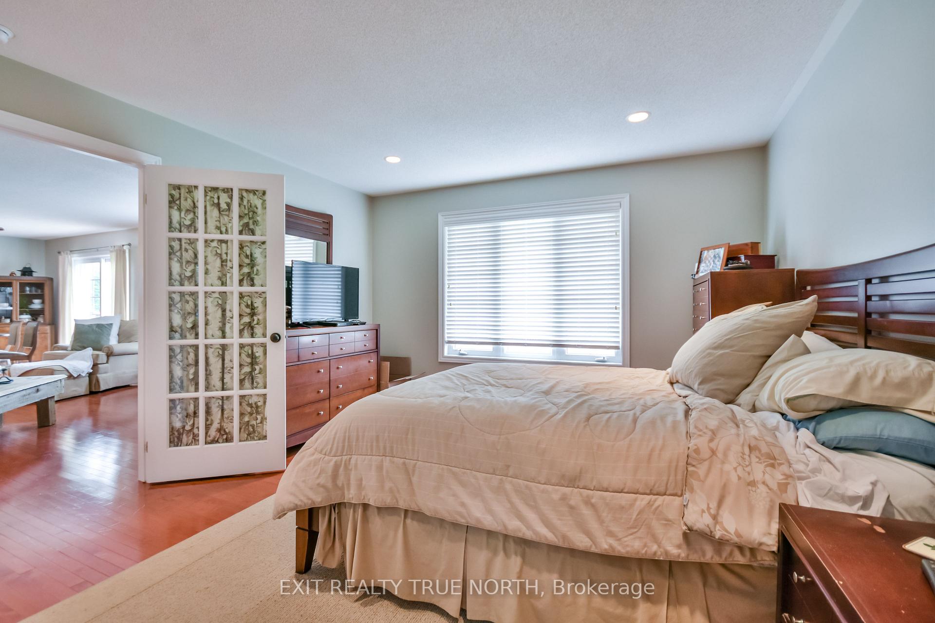 Photo 16 of 44 Graham Street, Springwater, Elmvale — HOMEH