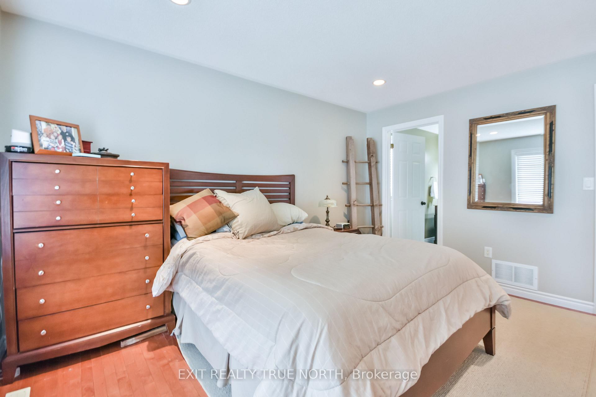 Photo 17 of 44 Graham Street, Springwater, Elmvale — HOMEH
