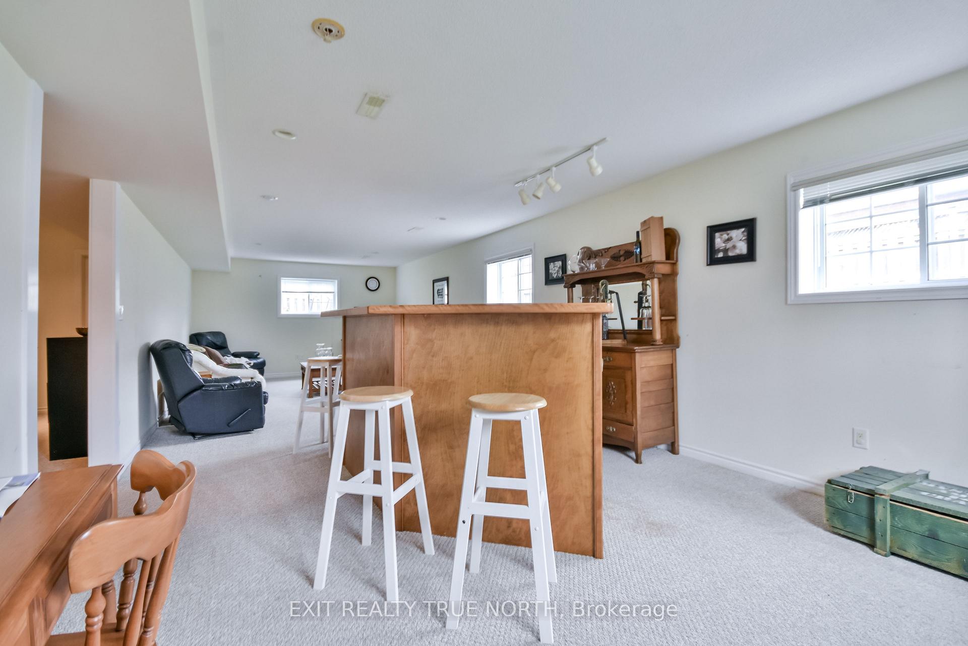 Photo 30 of 44 Graham Street, Springwater, Elmvale — HOMEH